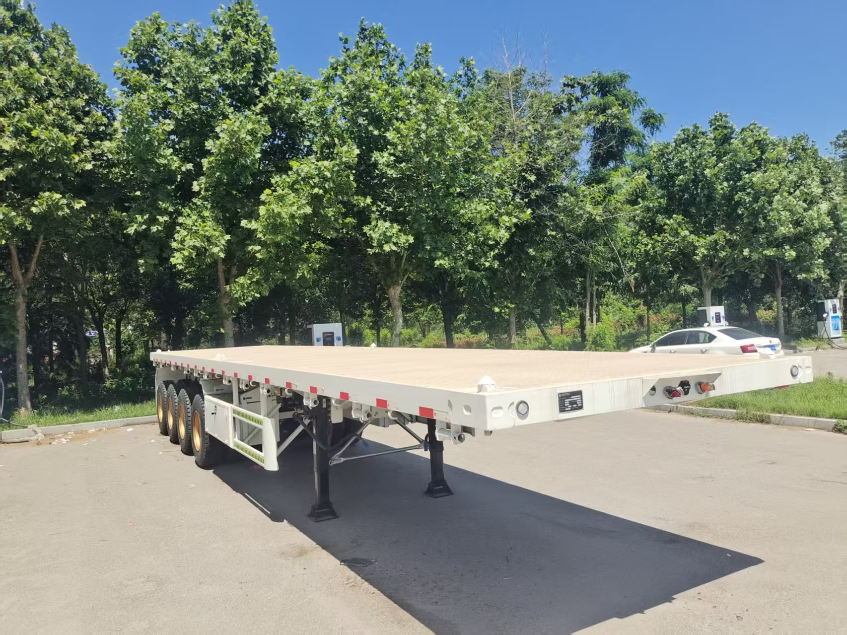 Brand New 3 Axle Flatbed Semi Trailer Heavy Duty Container Steel Machinery Transport Flat Semi-Trailer Custom Dimension For Africa Southeast Asia Logistics Export