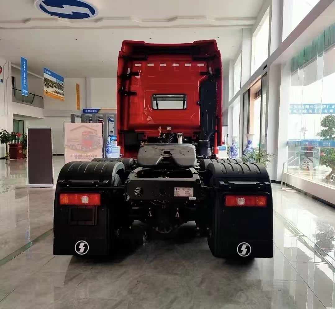 Brand New Shacman Delong X3000 6X4 Heavy Duty Tractor Truck 40 Ton Towing Capacity Price 14700 USD For Export