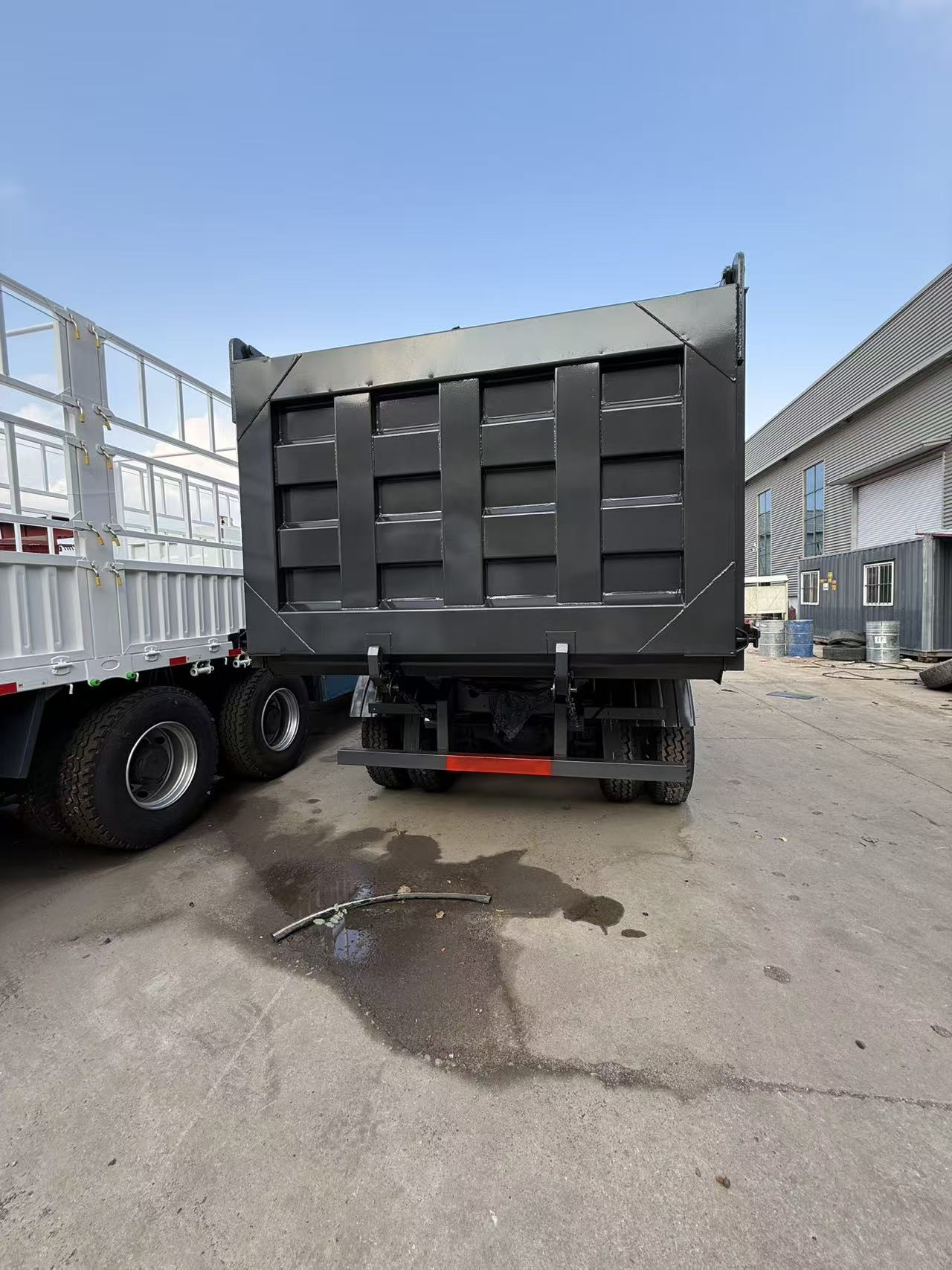 Refurbished Sinotruk Howo 6X4 Dump Truck 380HP Customized Tipper Truck For Global Export