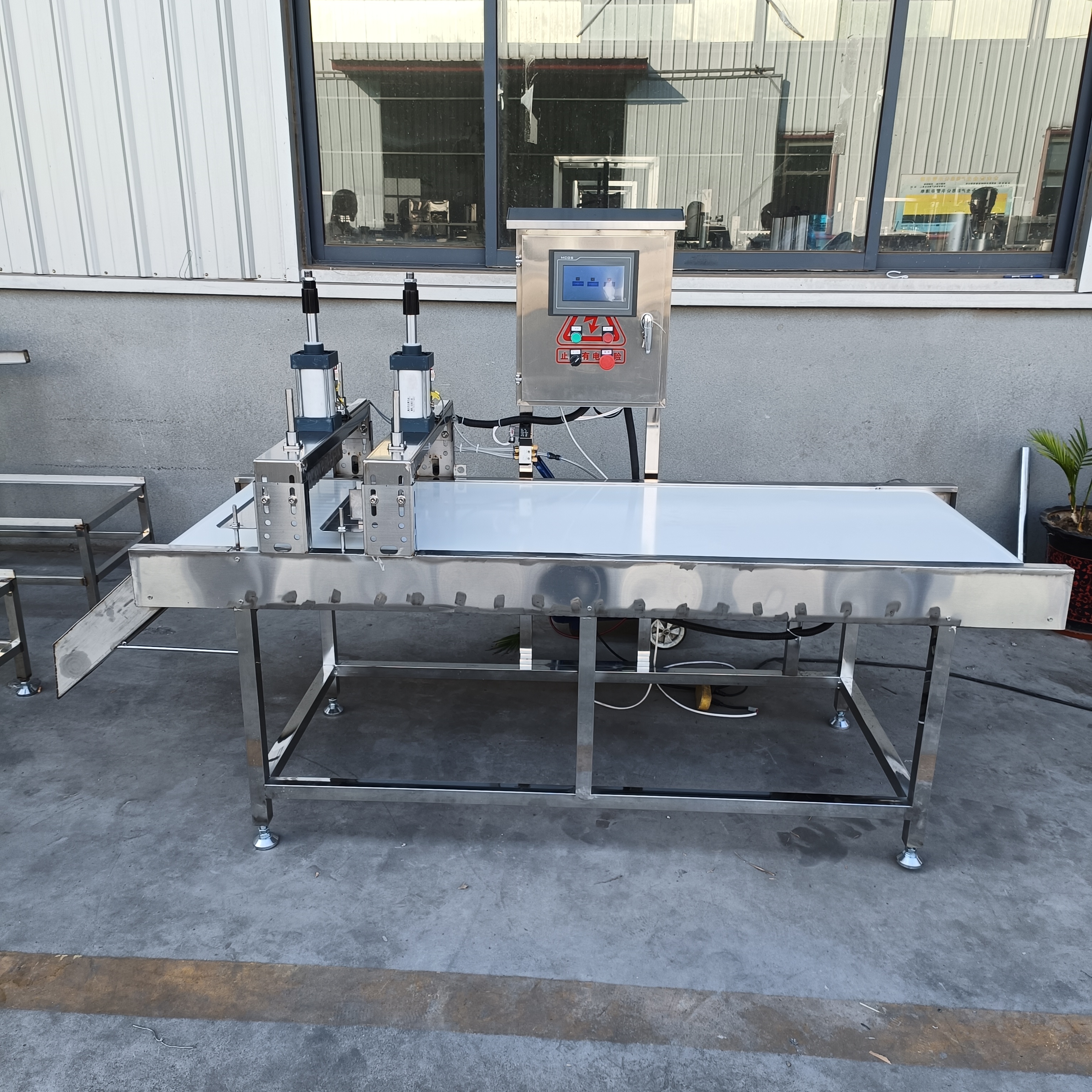 Double Cutter Pneumatic Cutting Machine, Laser Induction Automatic Cutter for Tofu & Dried Tofu, Commercial Bean Product Slicing Equipment