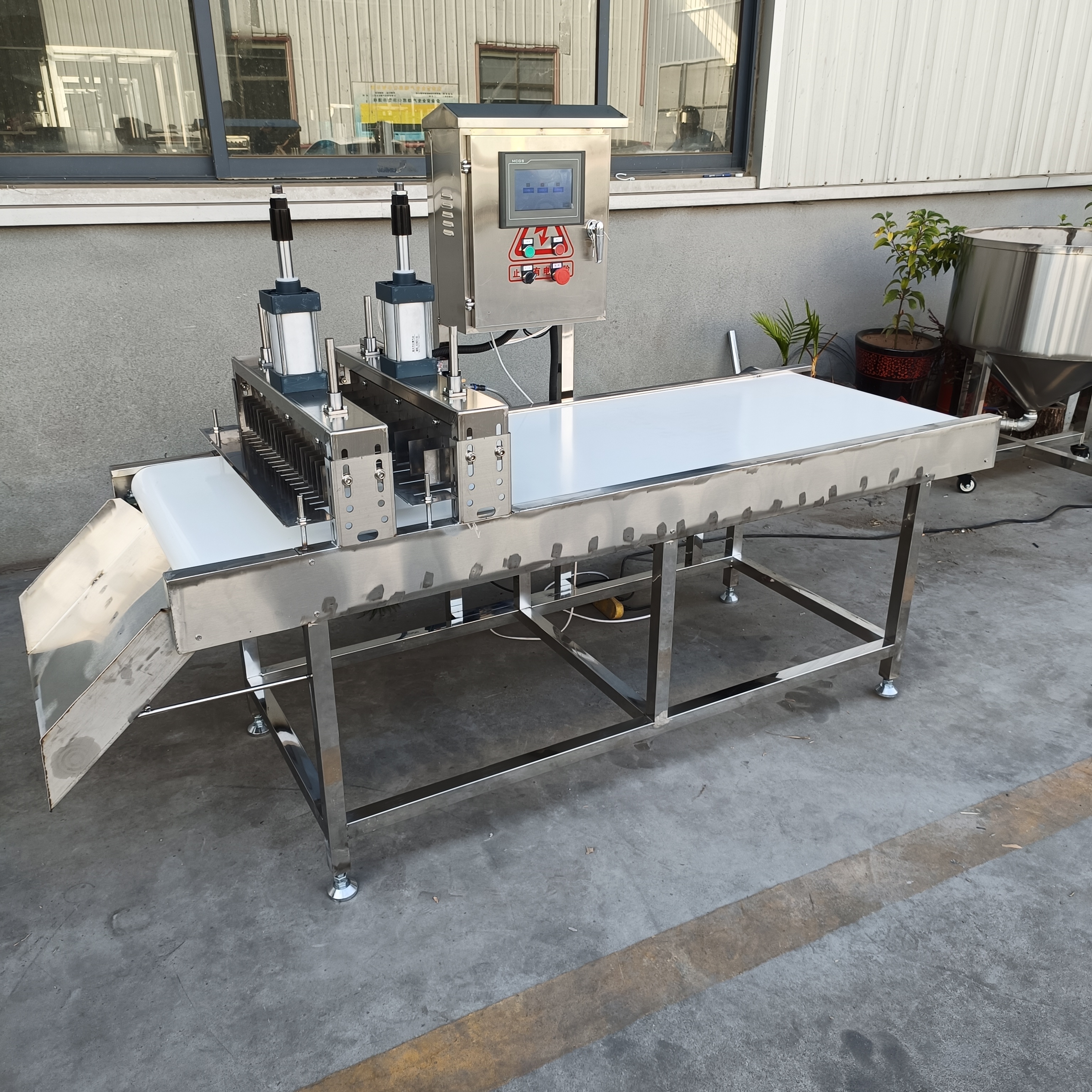 Double Cutter Pneumatic Cutting Machine, Laser Induction Automatic Cutter for Tofu & Dried Tofu, Commercial Bean Product Slicing Equipment