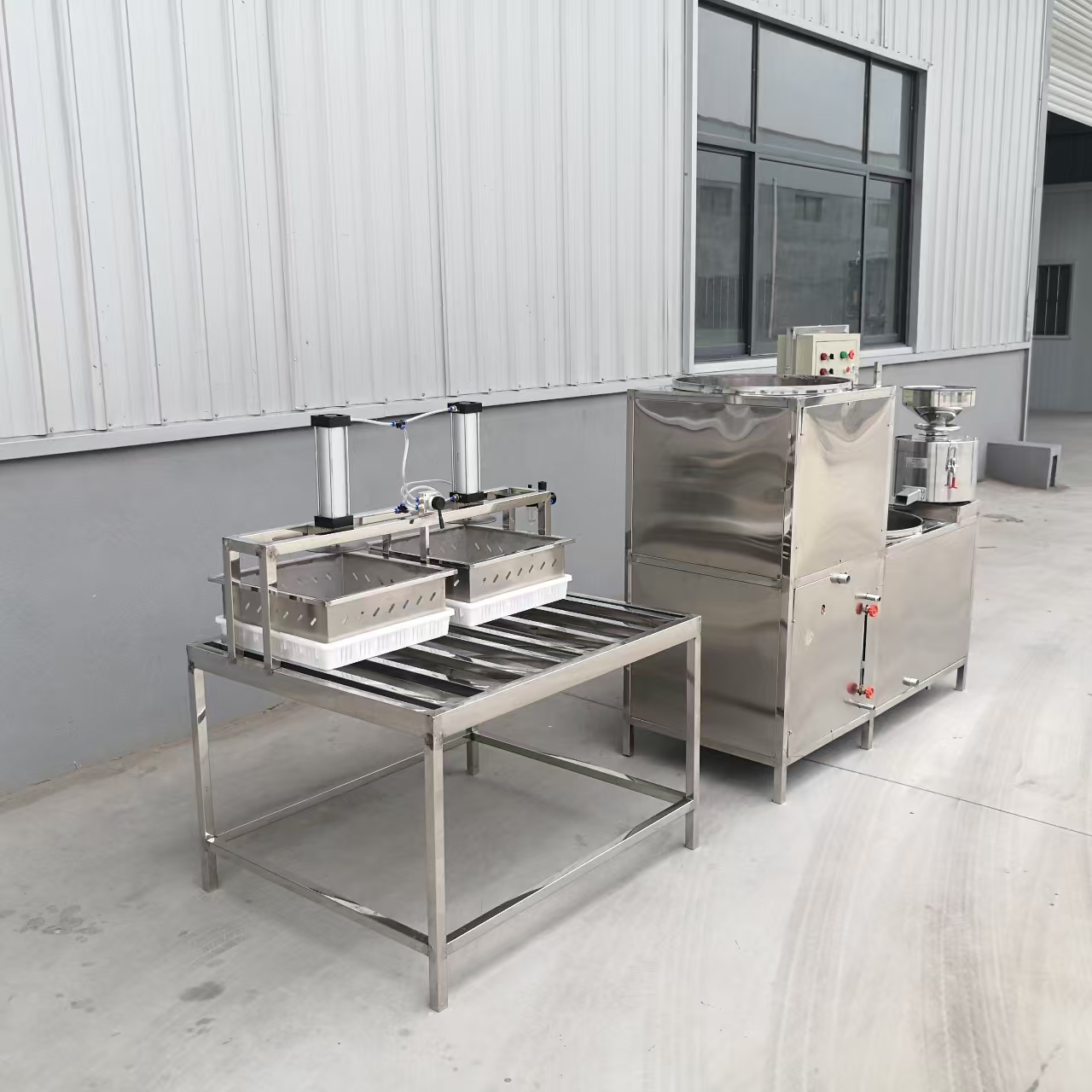Automatic Soybean Grinding & Boiling Tofu Complete Machine, Electric Heating Pneumatic Double Station Tofu & Dried Tofu Making Equipment