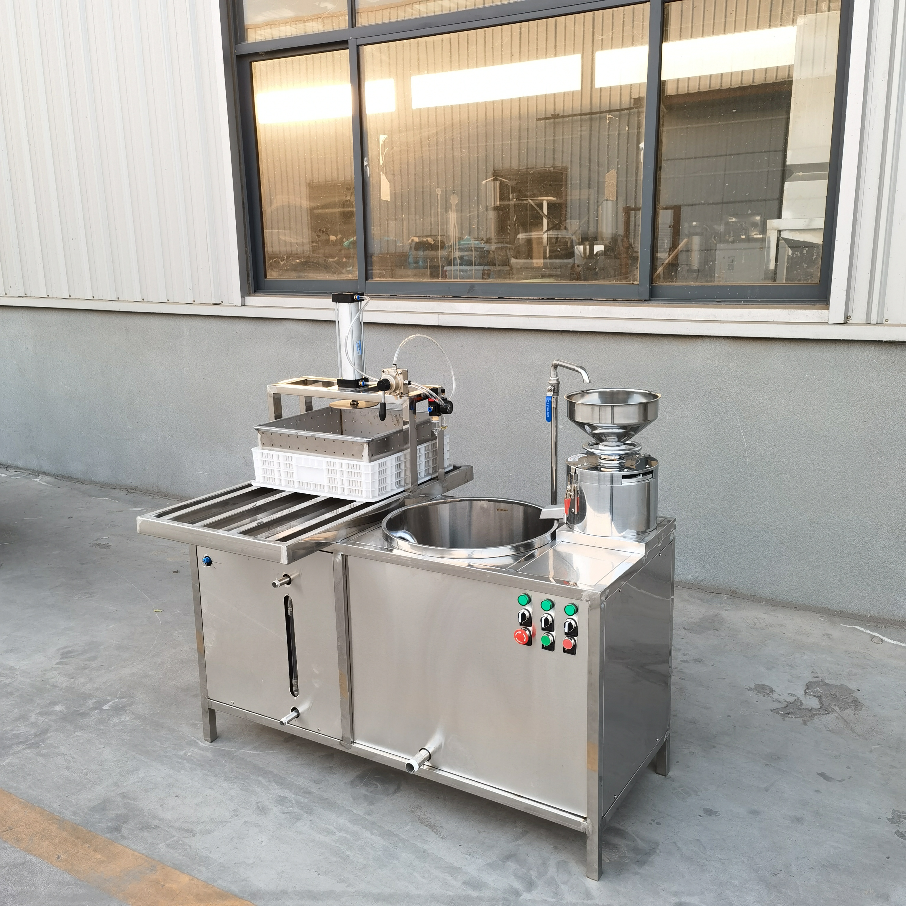 Small Integrated Soybean Grinding & Boiling Tofu Making Machine, Electric Heating Pneumatic Single Station Tofu Forming Equipment for Stall & Mini Workshop