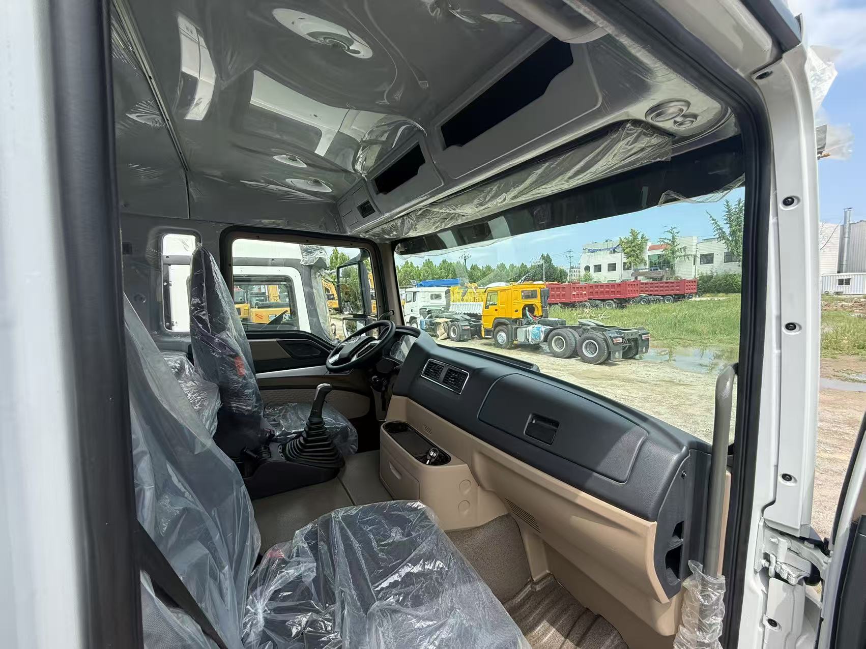 Cross-border Supply Remanufactured HOWO TX 6×4 Truck Tractor Euro II Mechanical Pump Without Aftertreatment Easy Maintenance 430HP Weichai Power Heavy Rear Axle Long Distance Freight Tractor For Africa Central Asia Wholesale Supply