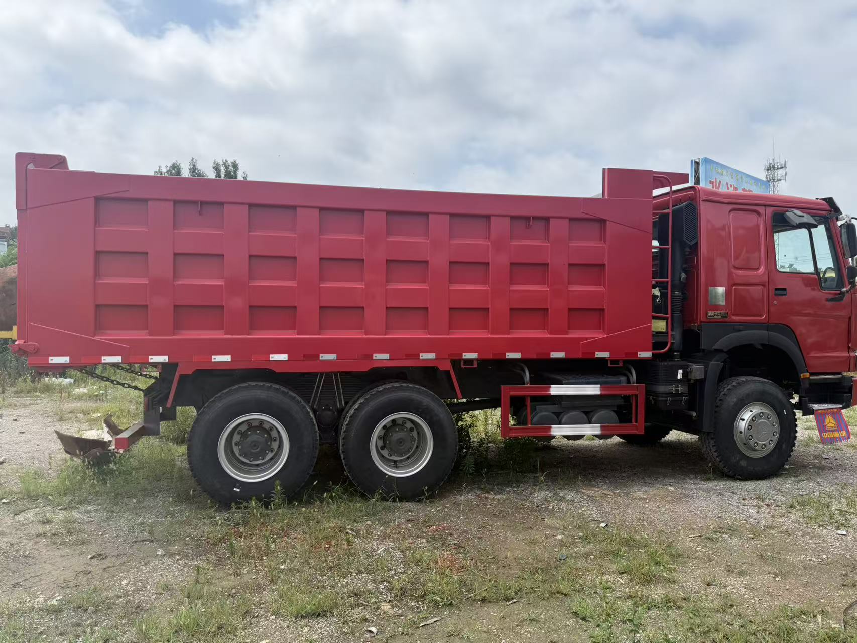 High Quality Remanufactured HOWO 371 Rear 8 Wheel 6×4 Tipper Truck Full Engine Chassis Hydraulic System Inspection For Overseas Mining Infrastructure Transport Project