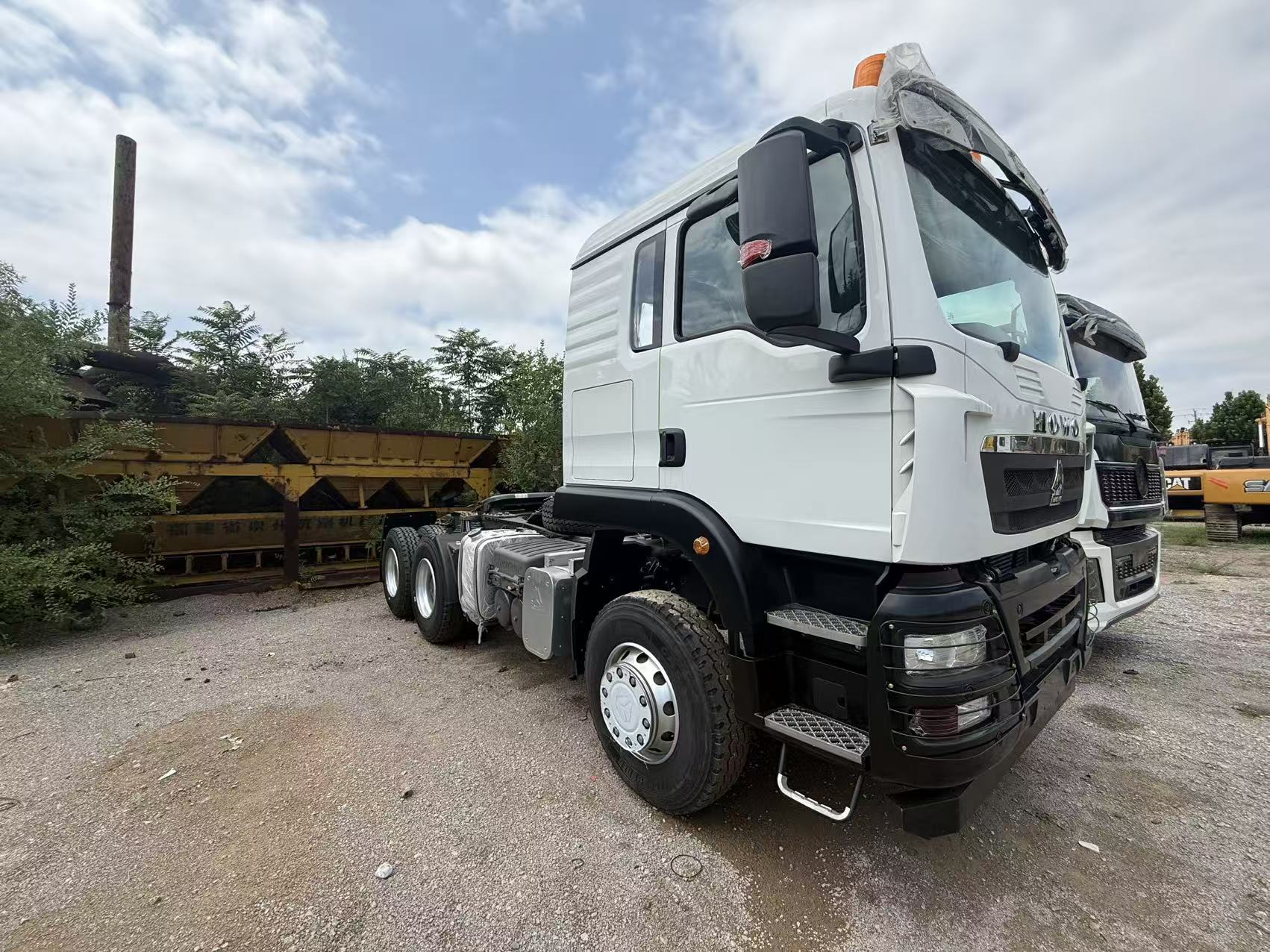 Cross-border Supply Remanufactured HOWO TX 6×4 Truck Tractor Euro II Mechanical Pump Without Aftertreatment Easy Maintenance 430HP Weichai Power Heavy Rear Axle Long Distance Freight Tractor For Africa Central Asia Wholesale Supply