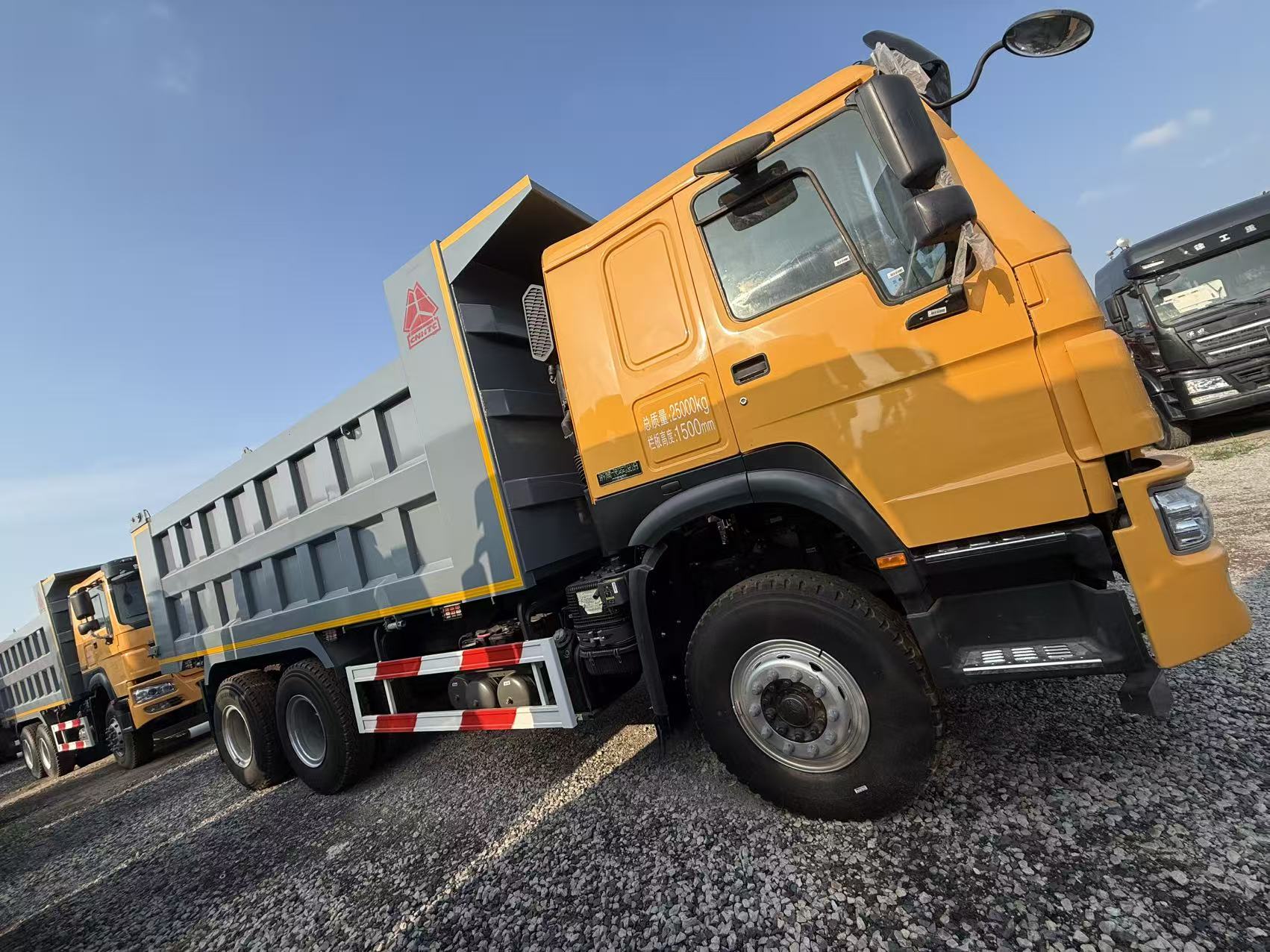 Brand New Sinotruk Howo 6X4 Dump Truck 380HP 12.5 Ton Payload Tipper Truck Export Price 19110-23520 USD