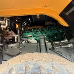 Brand New Sinotruk Howo 6X4 Dump Truck 380HP 12.5 Ton Payload Tipper Truck Export Price 19110-23520 USD