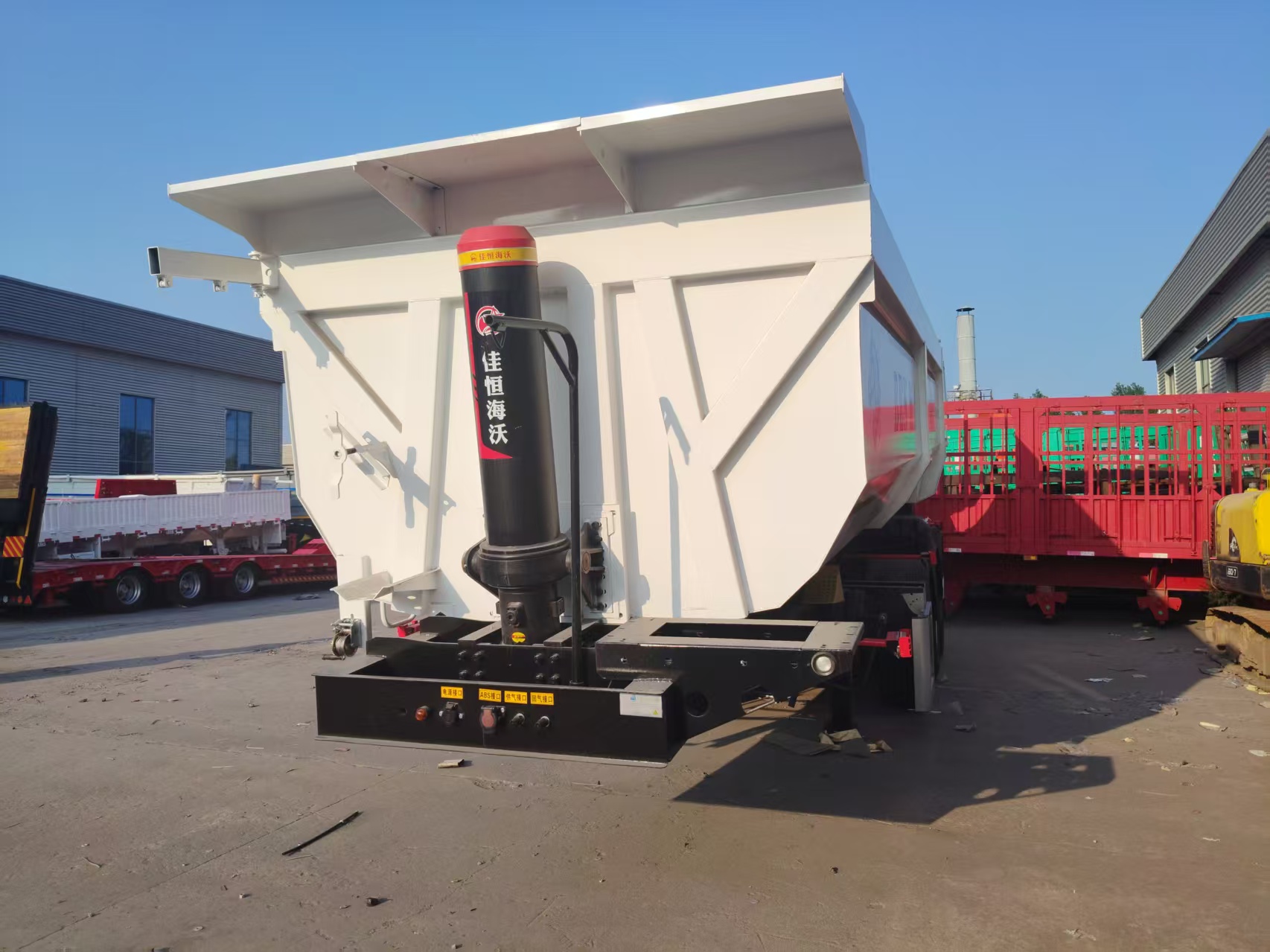 BEN MA Tri-Axle U-Type Rear Tipper Semi-Trailer, Heavy-Duty Trailer for Sand, Gravel & Muck Haulage