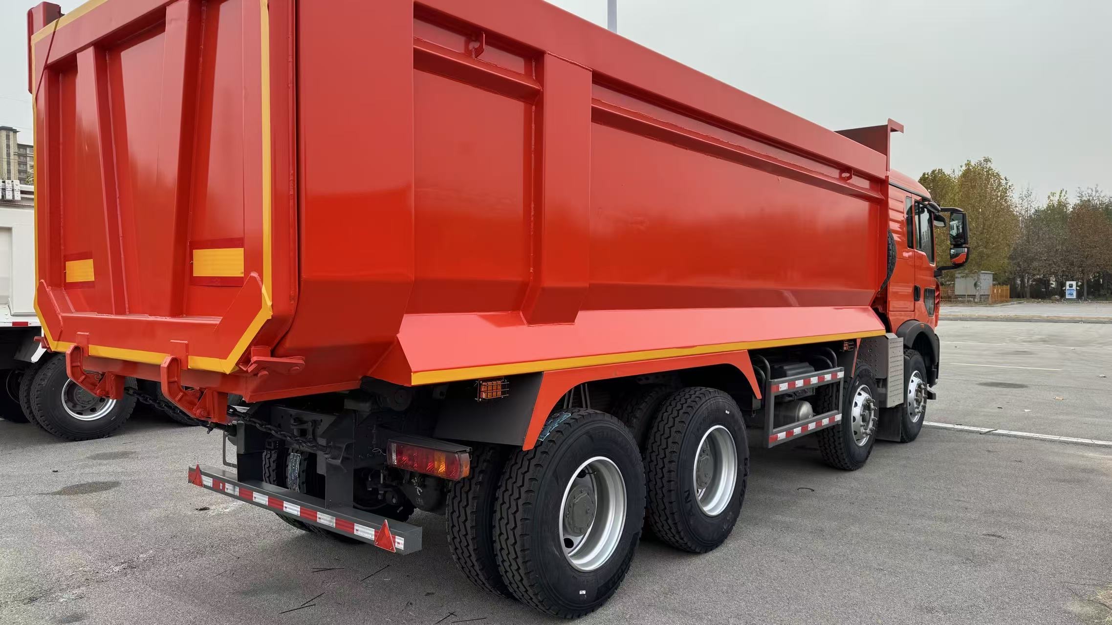 SINOTRUK HOWO TX 8×4 Tipper Dump Truck
