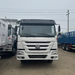 SINOTRUK HOWO 6×4 Stake Cargo Truck