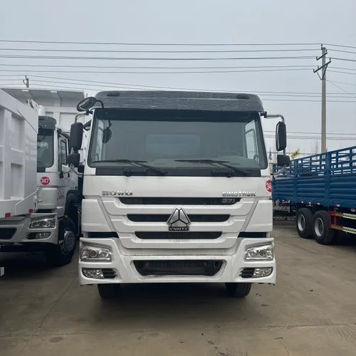 SINOTRUK HOWO 6×4 Stake Cargo Truck