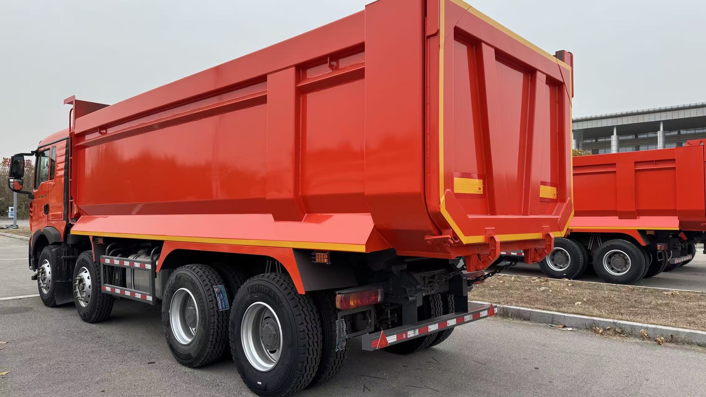 SINOTRUK HOWO TX 8×4 Tipper Dump Truck