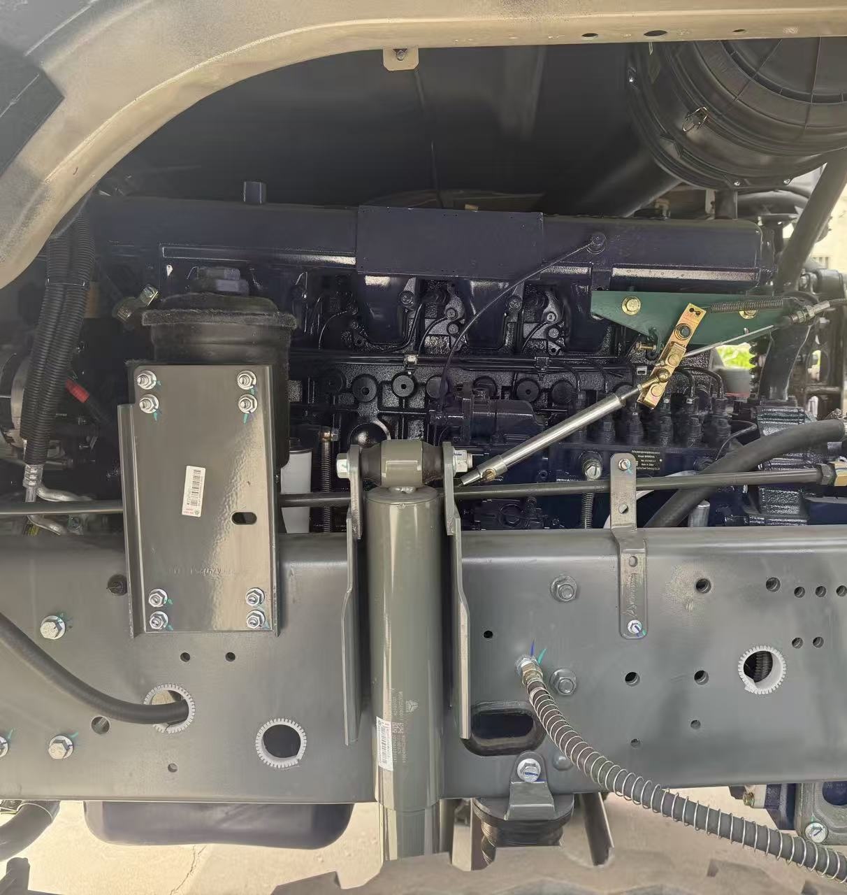 SINOTRUK HOWO 8×4 Special Engineering Chassis 420HP