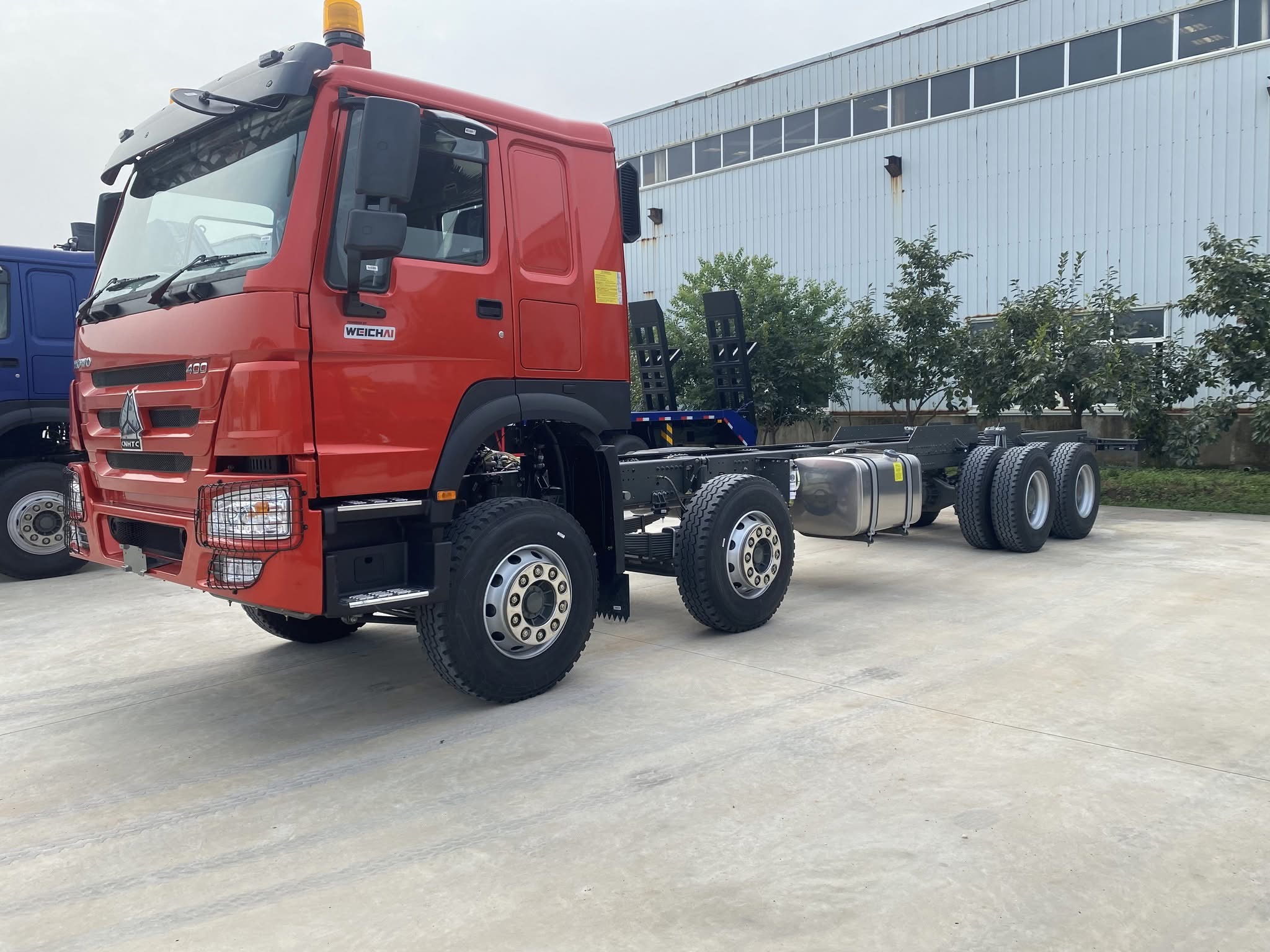 SINOTRUK HOWO 8×4 Special Engineering Chassis 420HP