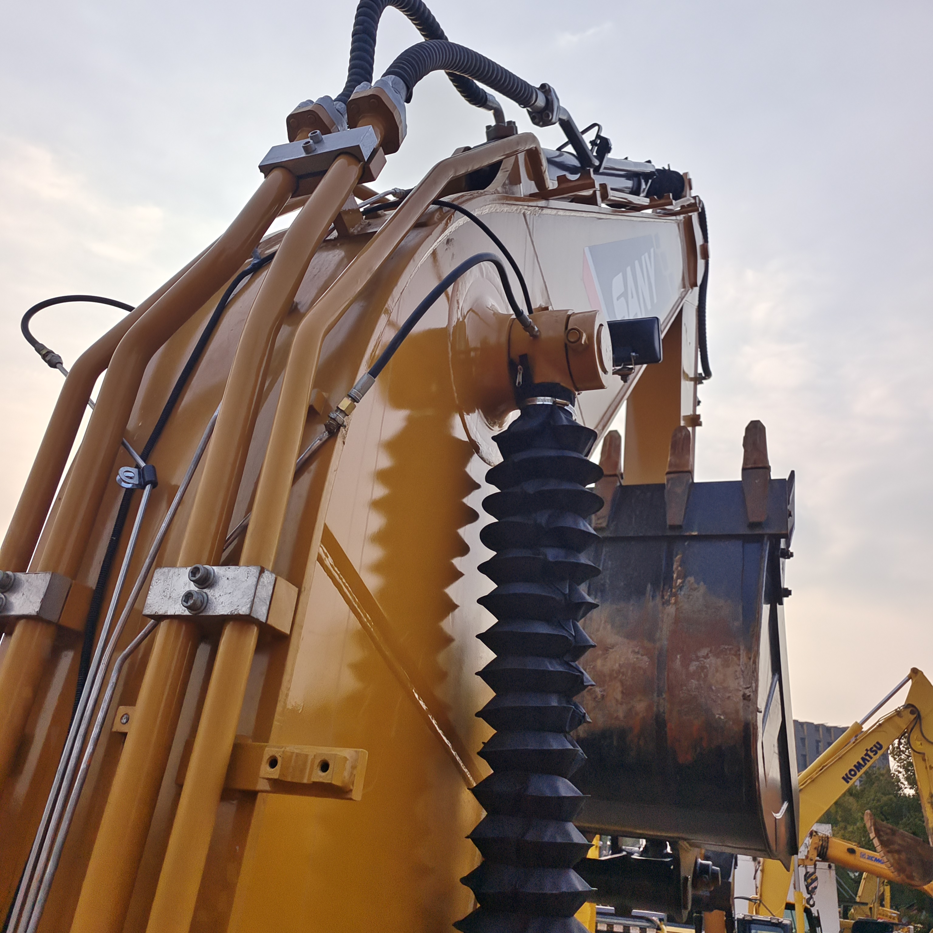 Sany SY 215 C 7-Cylinder Mechanical Direct Injecti