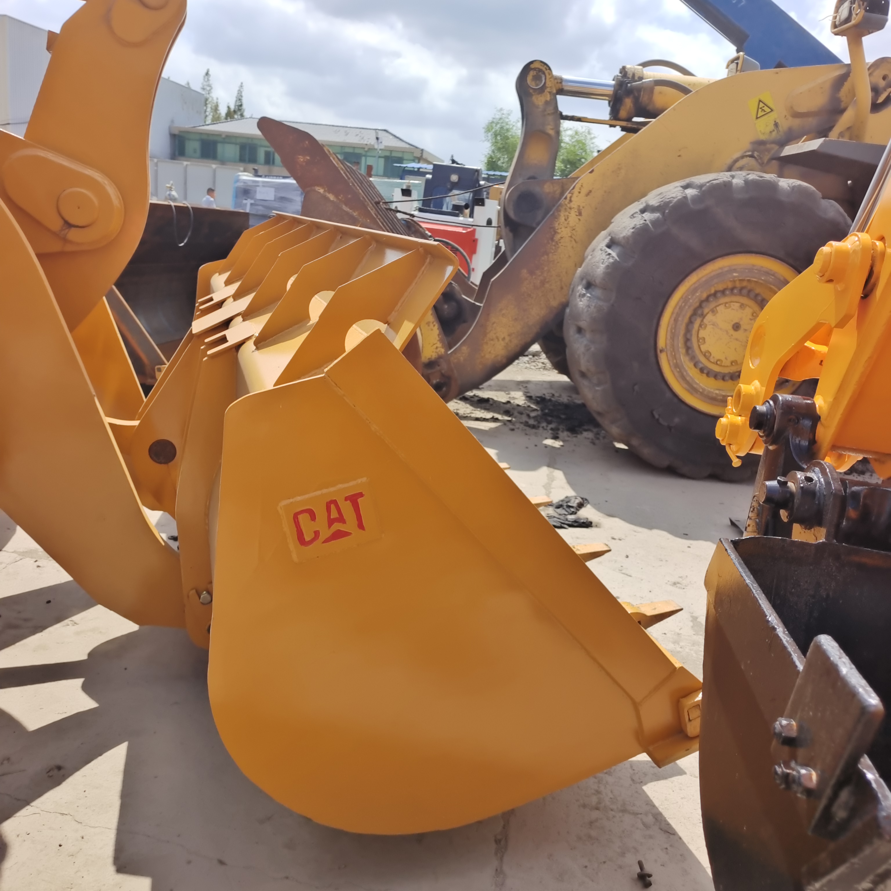 CAT 966 H 28th Anniversary Promotion Price