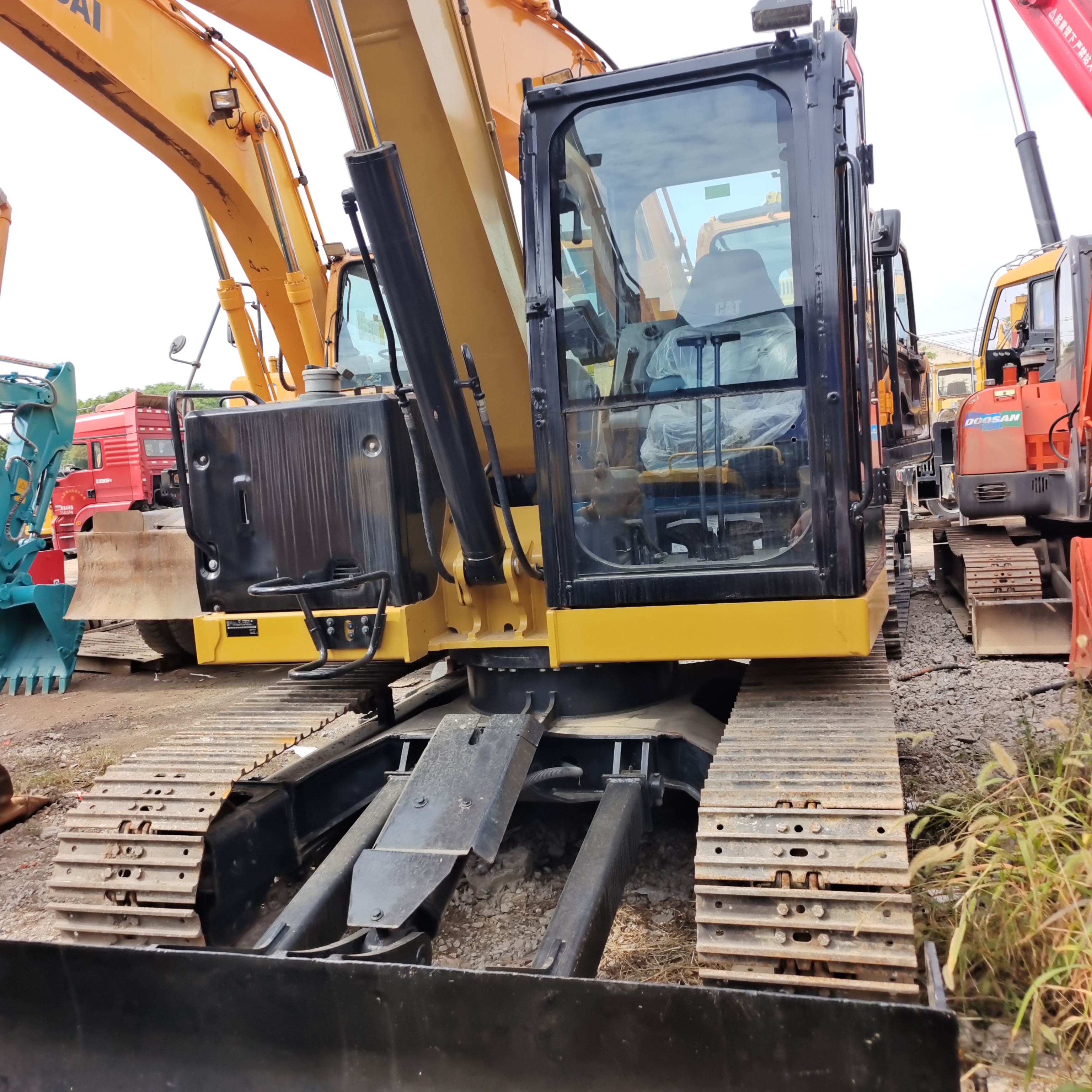 Original Used Hyundai 305 Crawler Excavator 30tons Model 305LC-9 305LC-7 305-7 305-9 for Sale
