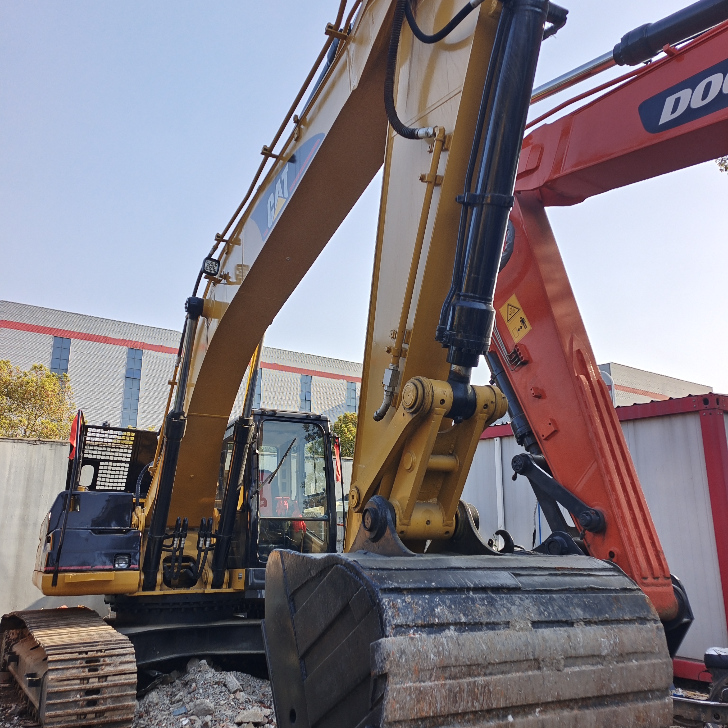 Second Hand Excavator Cat325D 330d Available Cheap Price