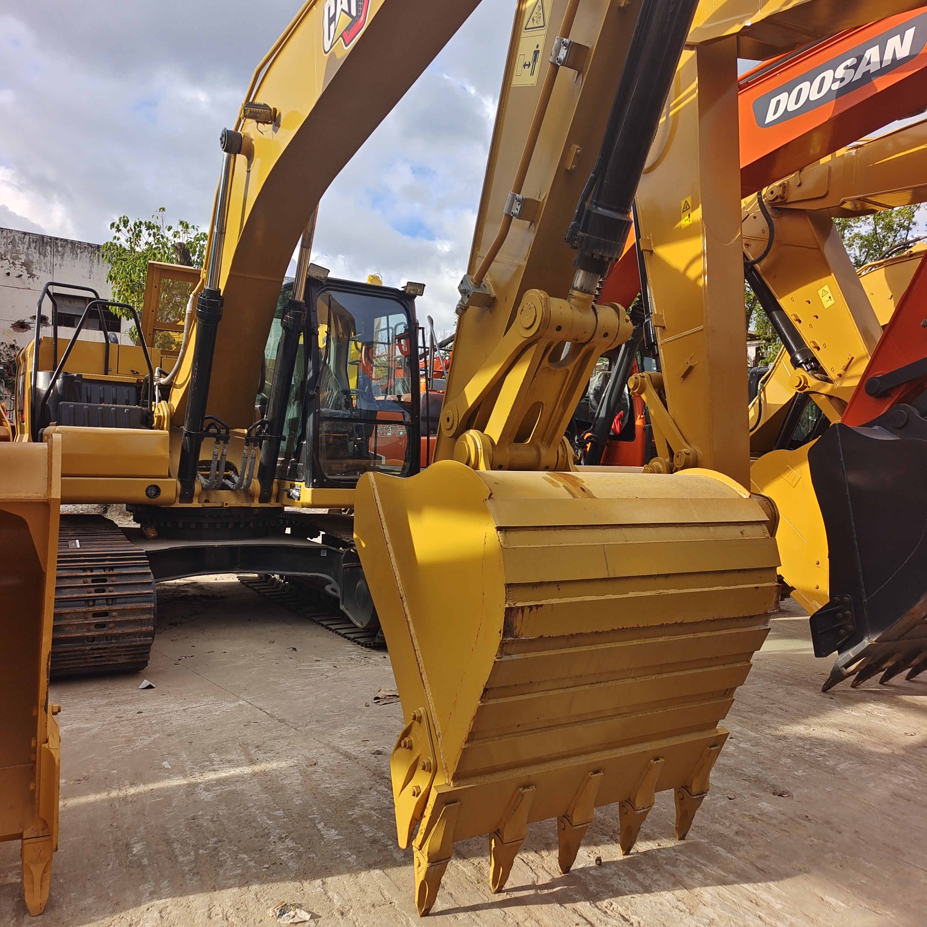 Original Used Japan Caterpillar 320gc Hydraulic Crawler Secondhand Digger