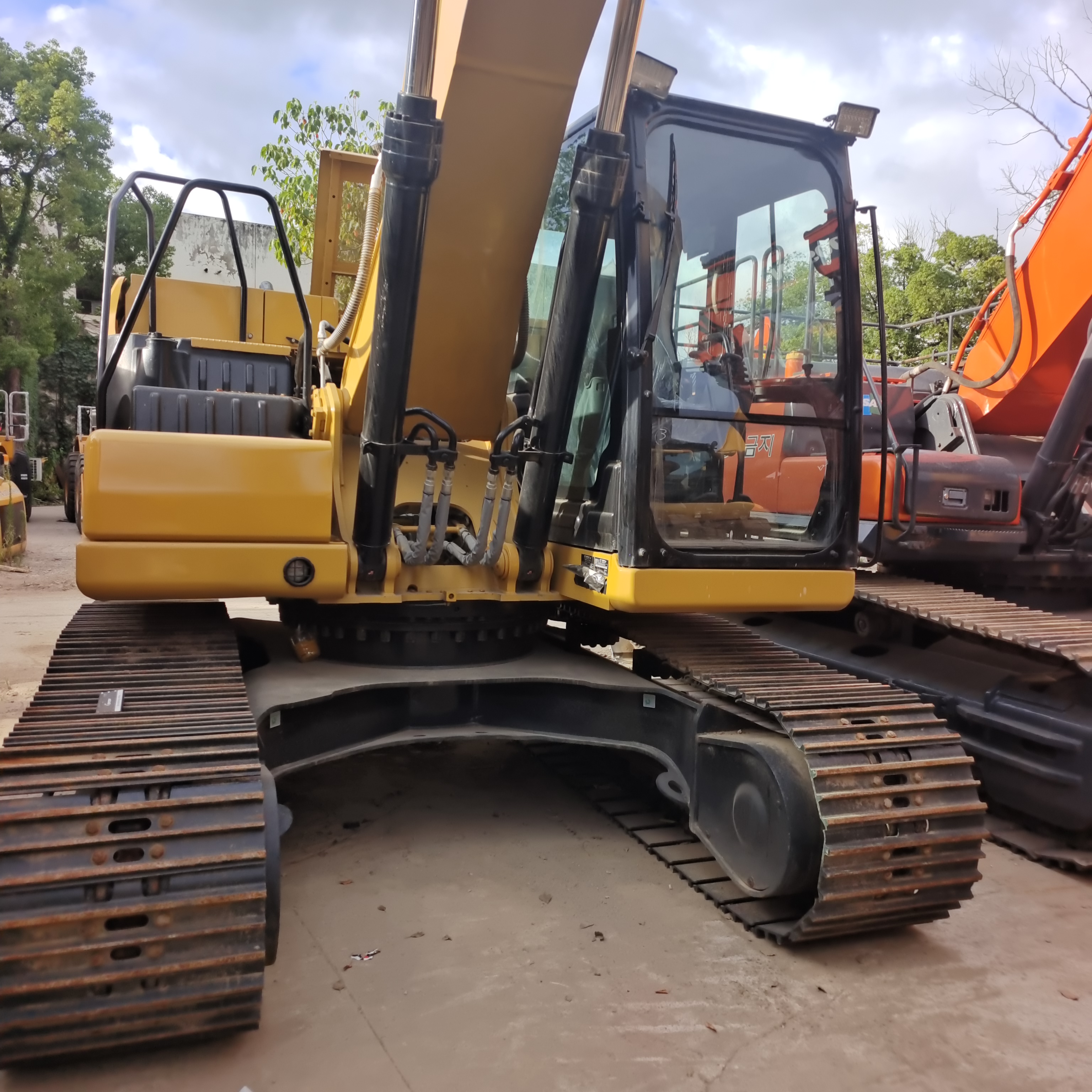 Original Used Japan Caterpillar 320gc Hydraulic Crawler Secondhand Digger