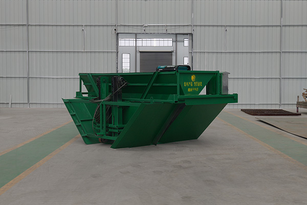 Cross-border Supply Hydraulic Walking Concrete Canal Slipform Machine Automatic Ditch Lining Machinery For Overseas Farmland Water Conservancy Wholesale With US Dollar Proforma Invoice