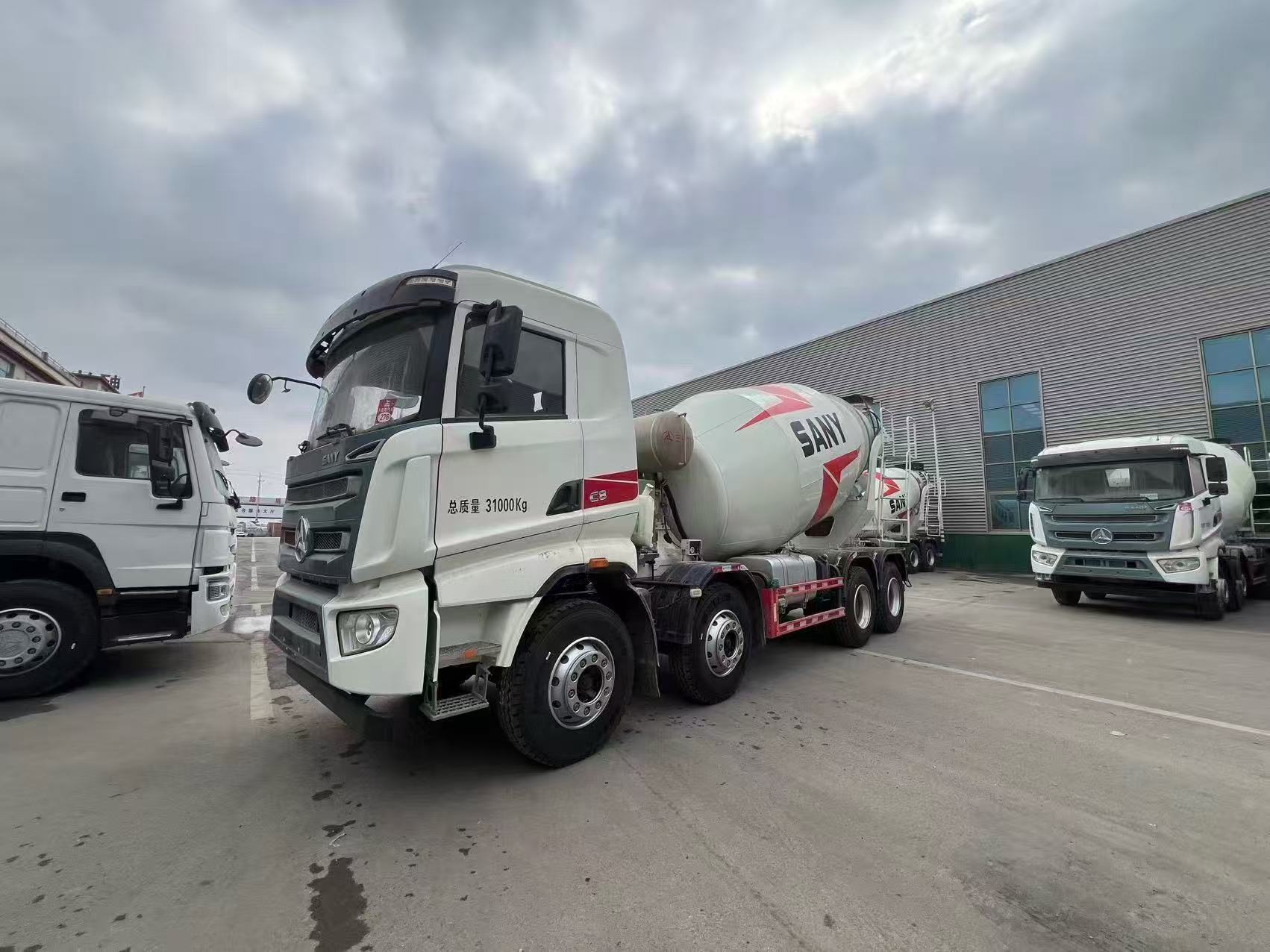 SANY 8×4 12 cubic meter concrete mixer truck