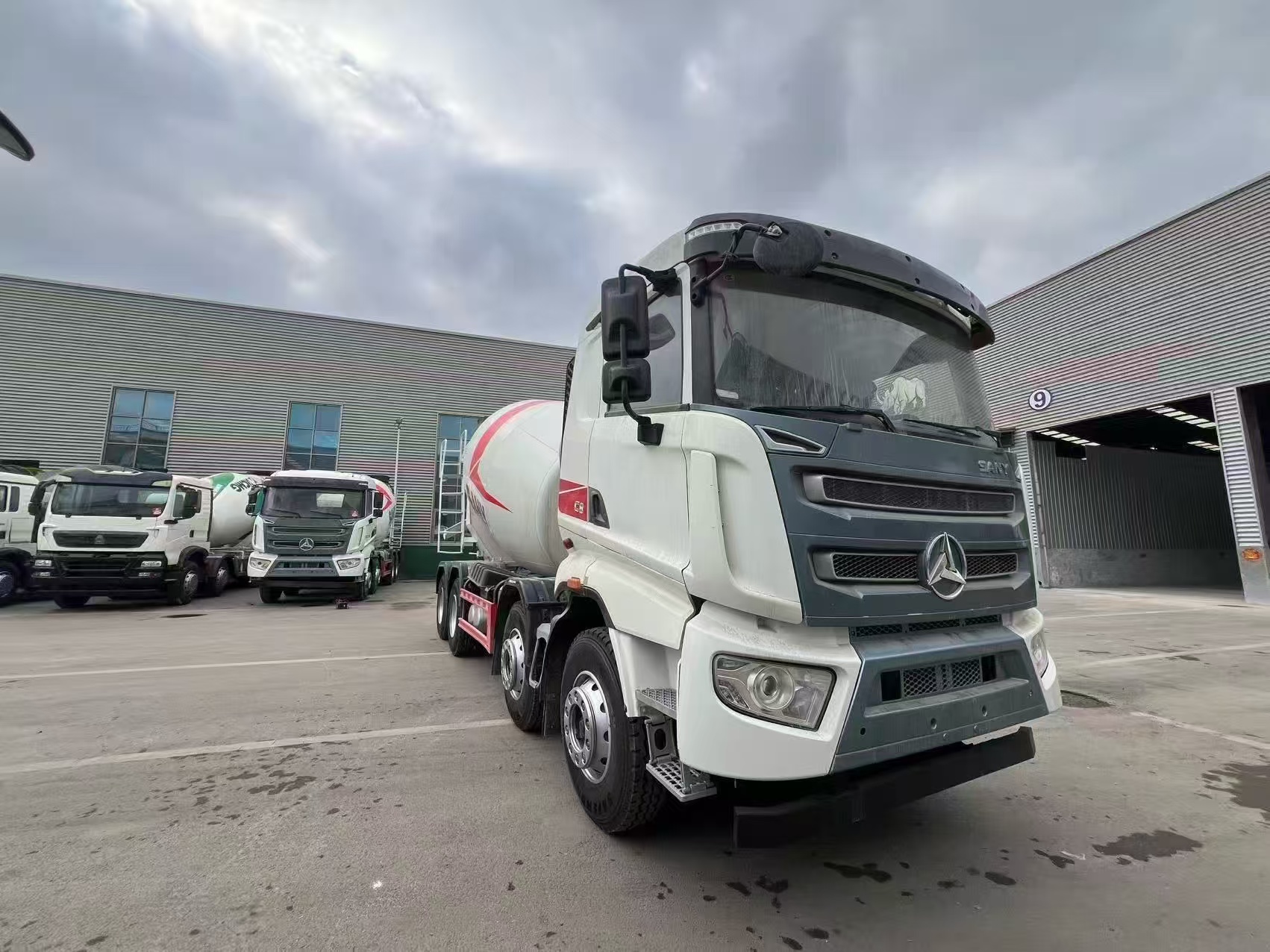SANY 8×4 12 cubic meter concrete mixer truck