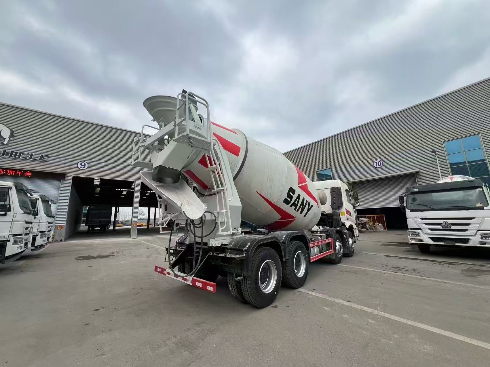 SANY 8×4 12 cubic meter concrete mixer truck
