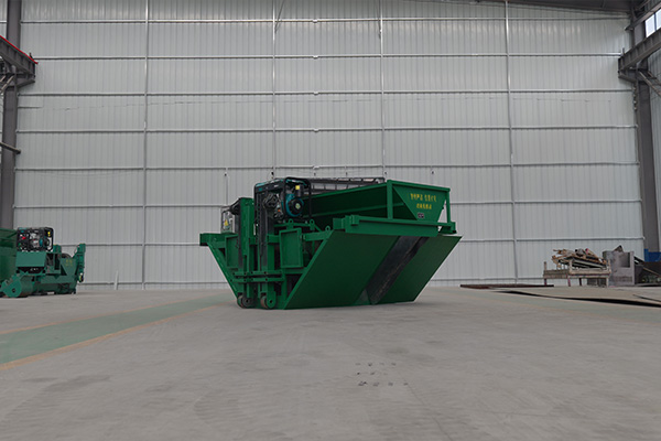 Cross-border Supply Hydraulic Walking Concrete Canal Slipform Machine Automatic Ditch Lining Machinery For Overseas Farmland Water Conservancy Wholesale With US Dollar Proforma Invoice