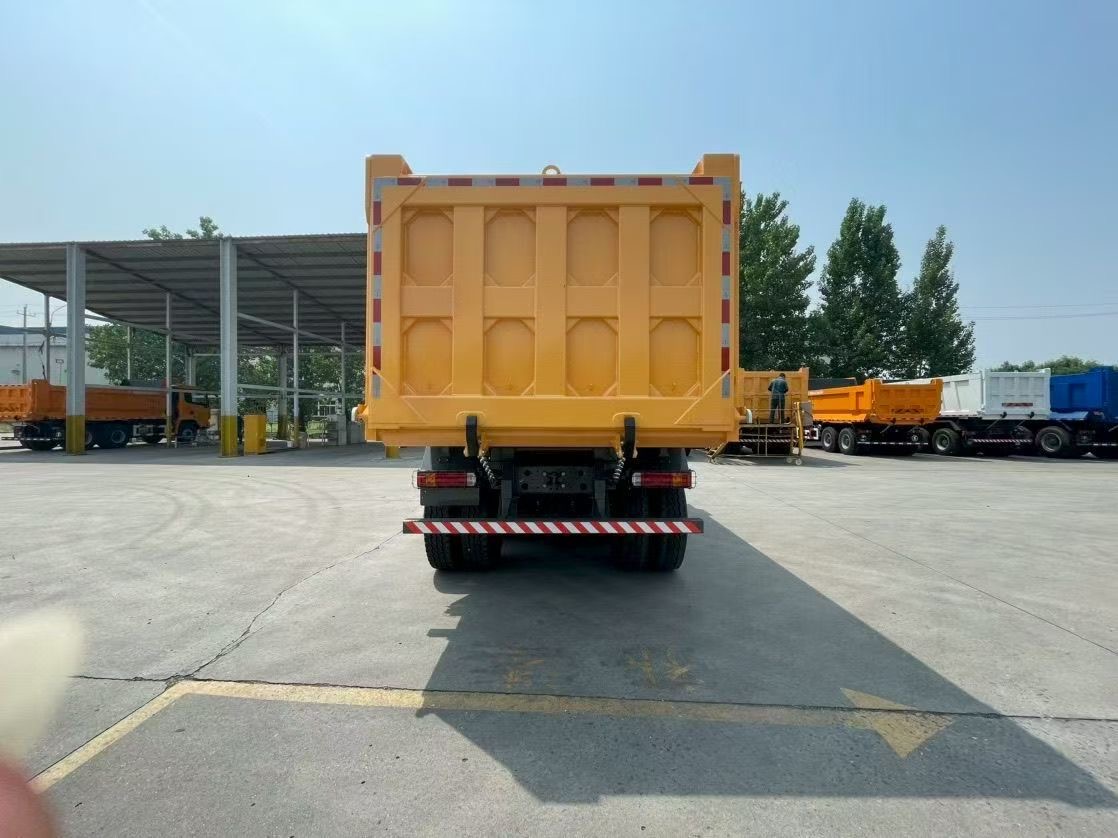 SINOTRUK HOWO 6×4 380HP Heavy Duty Dump Tipper Truck