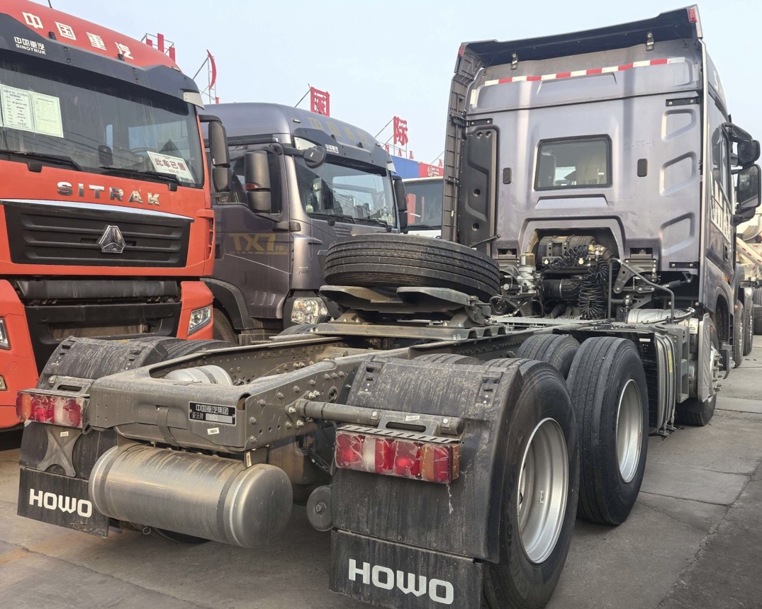 SINOTRUK HOWO MAX 6×4 Heavy Duty Tractor Head Truck