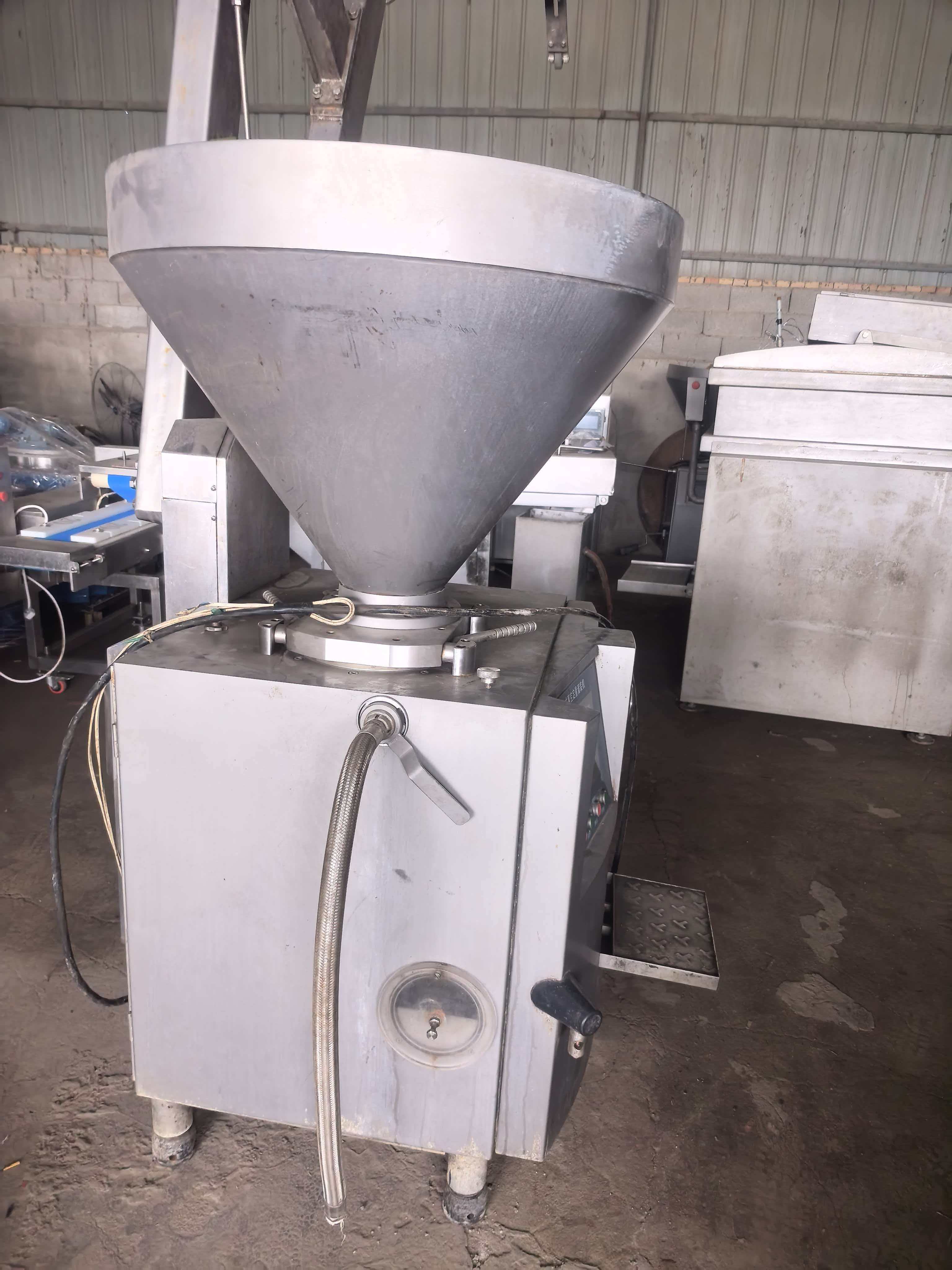 Fully Cleaned Stainless Steel Sausage Filling Linking Machine PLC Control USD PI Issuable Full Export Certification