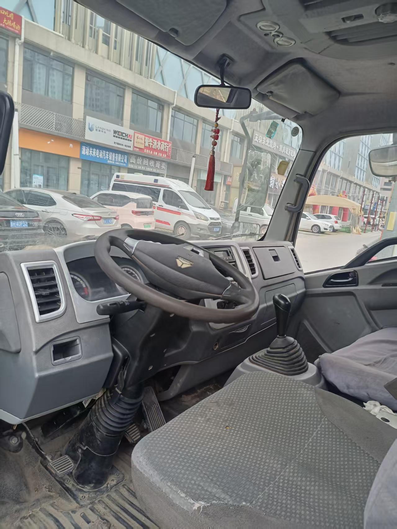Factory Supply Second Hand HOWO Wide Five-door Delivery Truck For Fruit Vegetable Building Material Bulk Container Export To Southeast Asia Market