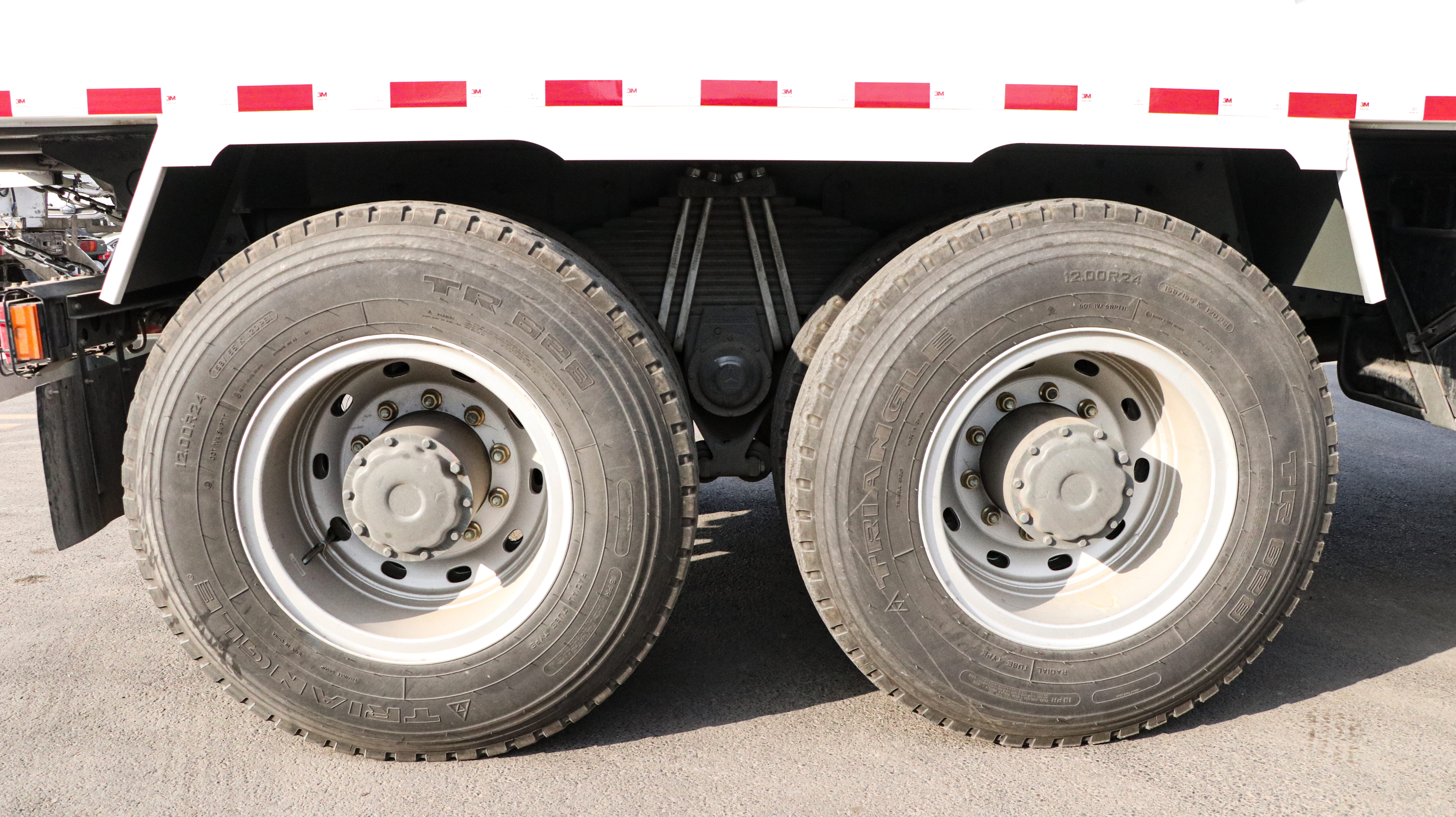 SINOTRUK HOWO NX 6×4 371HP Heavy Duty Dump Tipper Truck