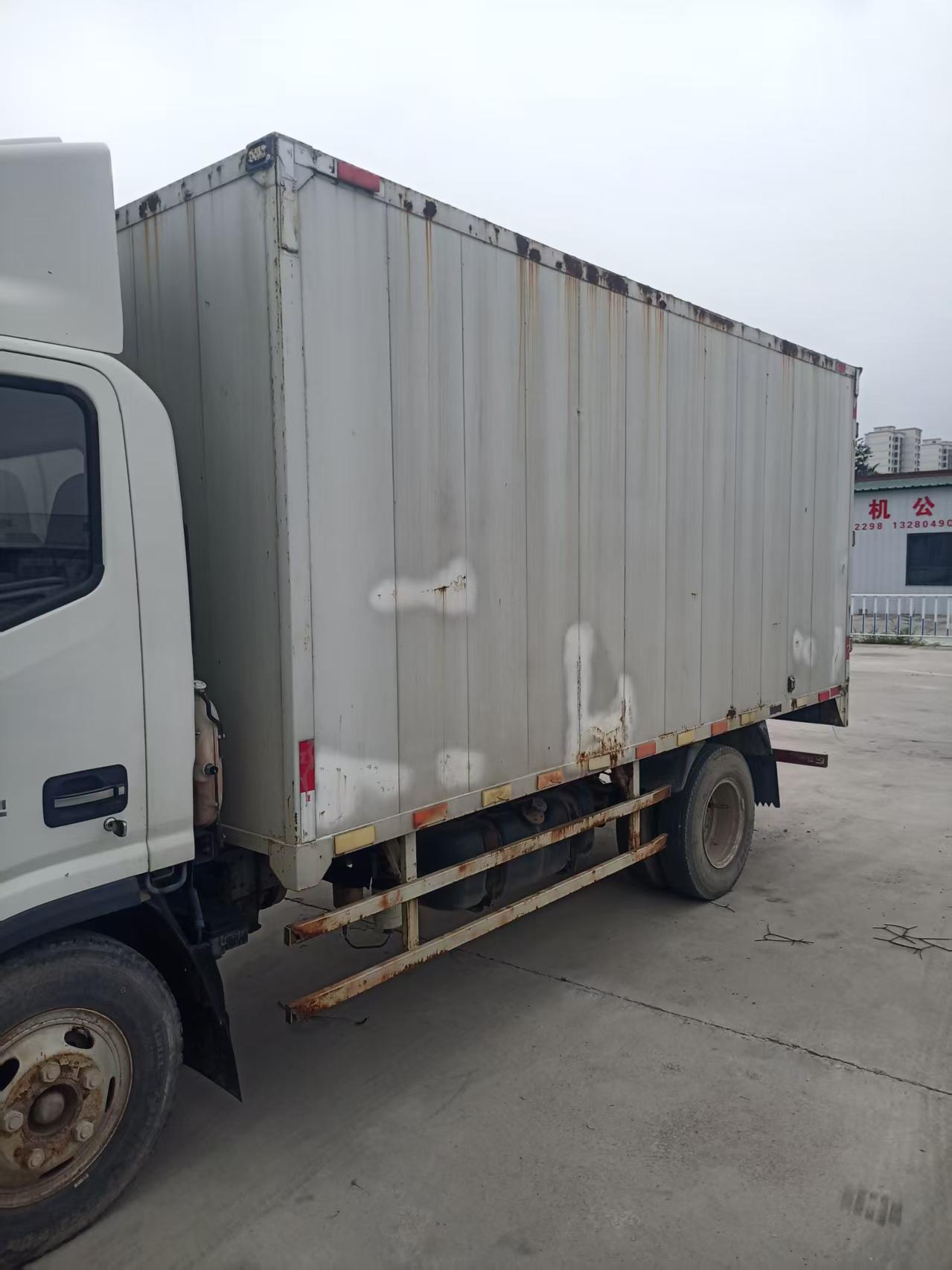 Used Golden Logo JAC SHUAILING 4.2m Box Light Truck WP3Q124E41 Euro 4 Diesel Engine Power Steering Air Conditioner 700R16 Tyres For City Fresh Goods Express Logistics Distribution Bulk Export FOB USD Price Available