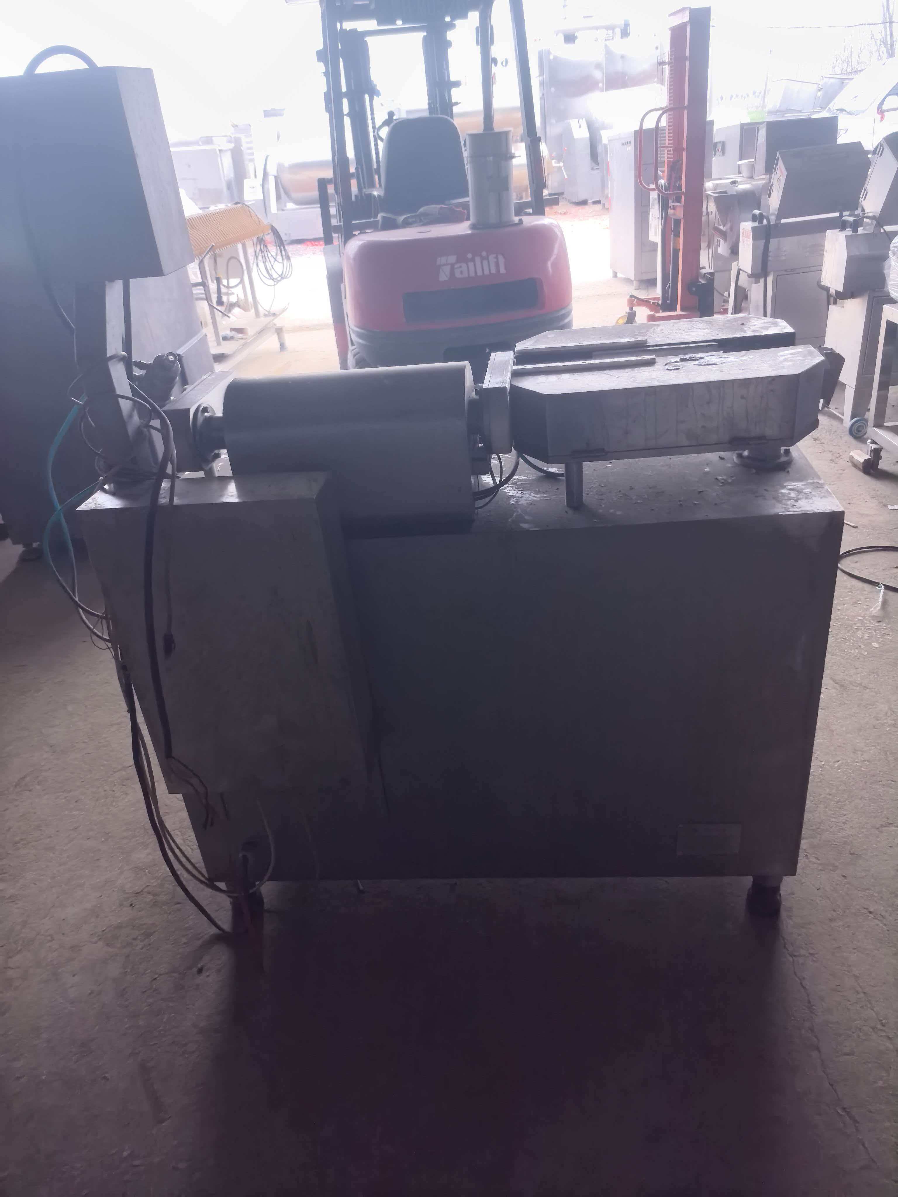 Fully Cleaned Stainless Steel Sausage Filling Linking Machine PLC Control USD PI Issuable Full Export Certification