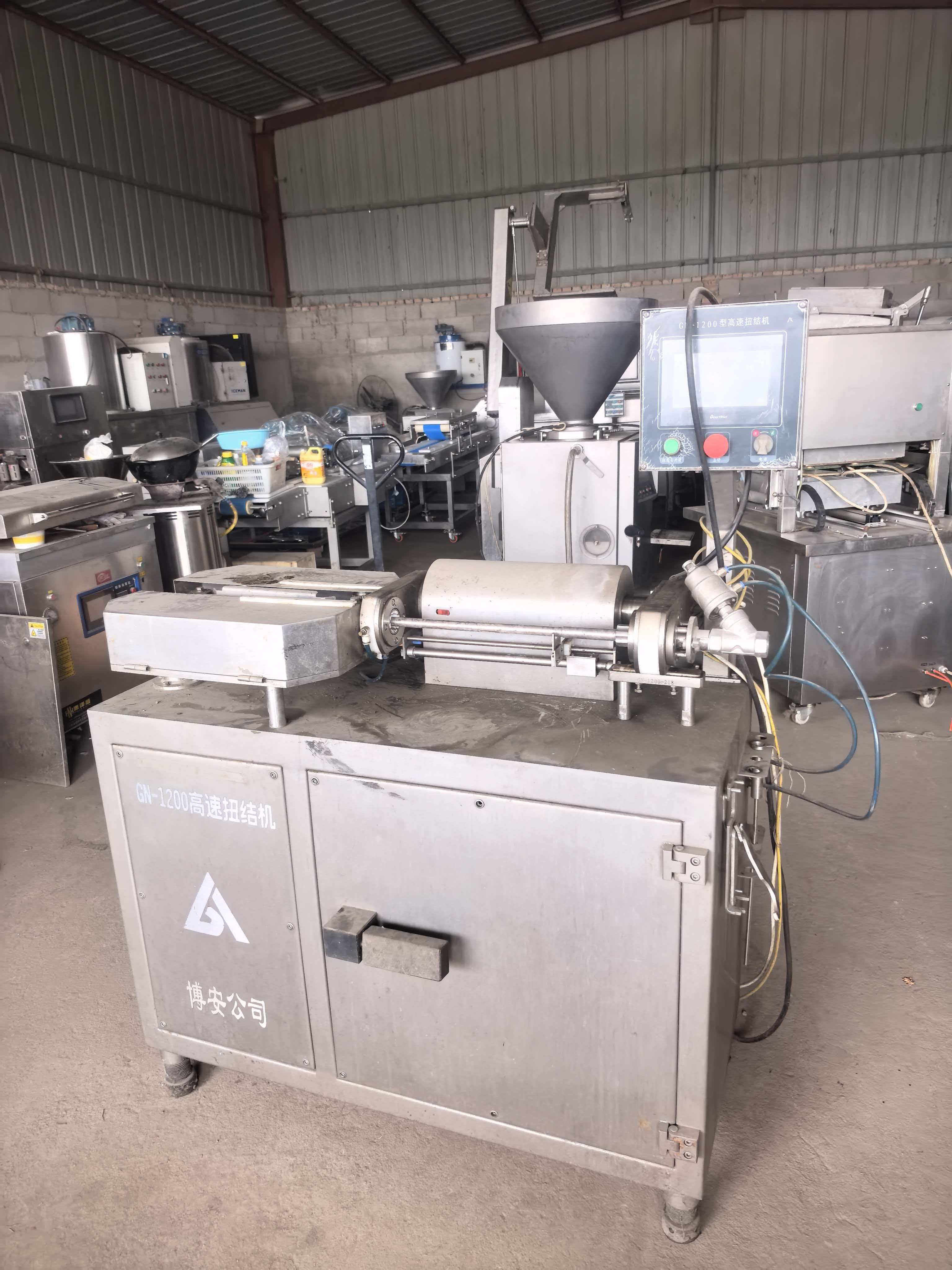 Fully Cleaned Stainless Steel Sausage Filling Linking Machine PLC Control USD PI Issuable Full Export Certification