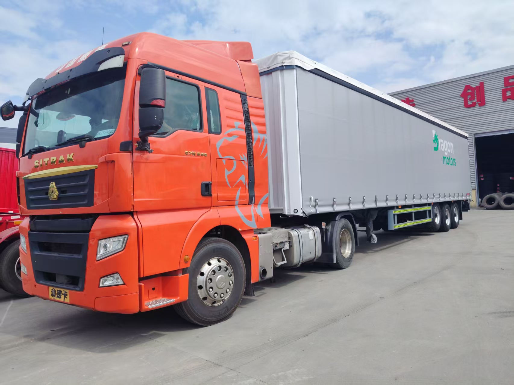 Tri-Axle Curtain Side Semi Trailer For Logistics Export