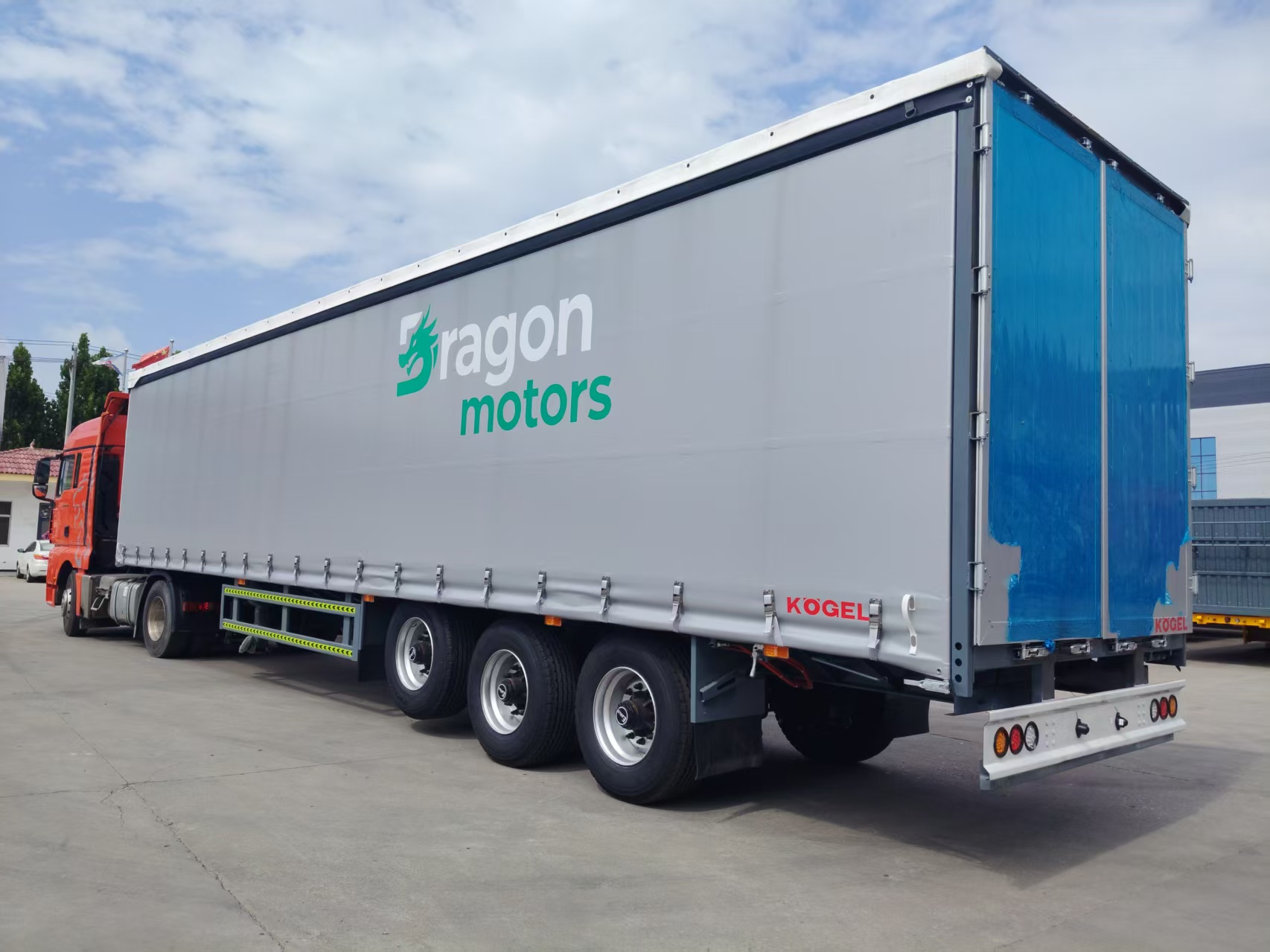 Tri-Axle Curtain Side Semi Trailer For Logistics Export