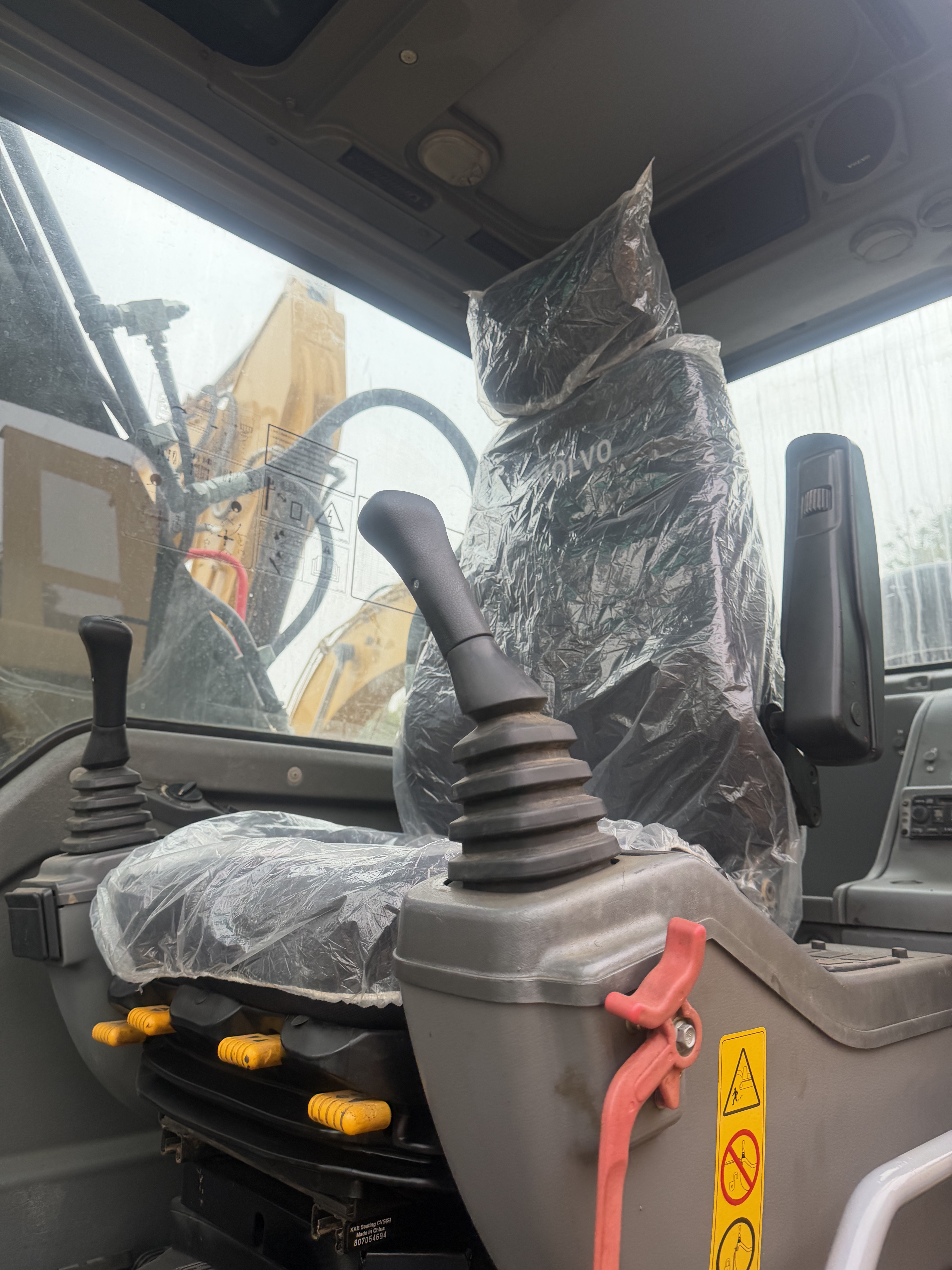 Volvo210DL 28th Anniversary Promotion Price