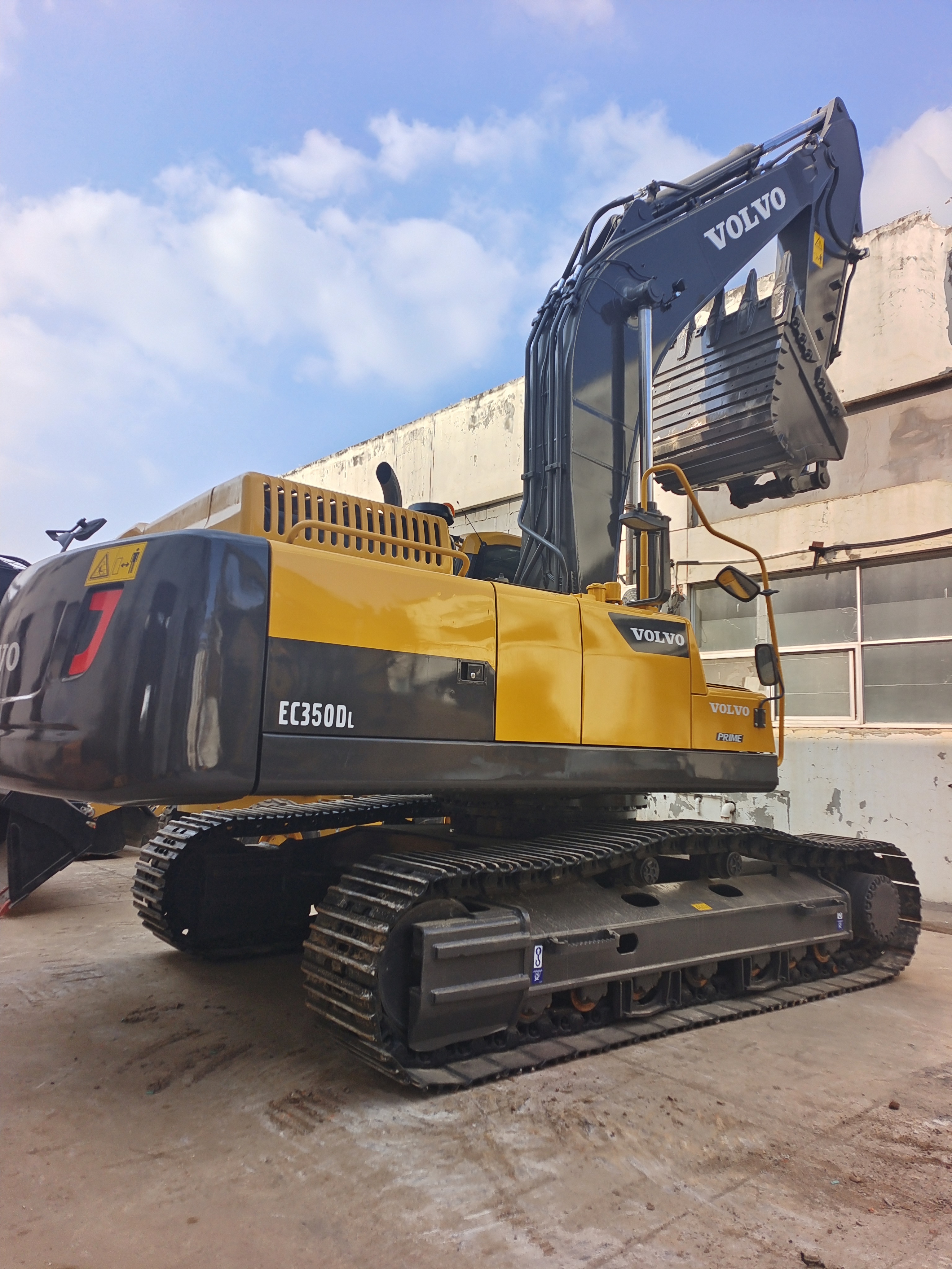 Volvo EC350D -28th Anniversary Promotion Price