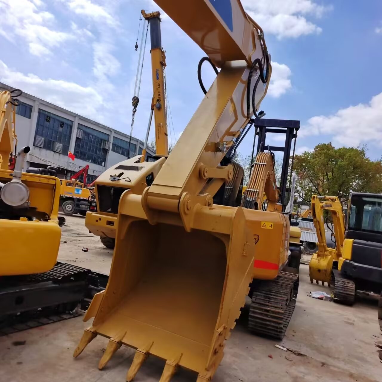 Caterpillar CAT330D2l-28th Anniversary Promotion Price