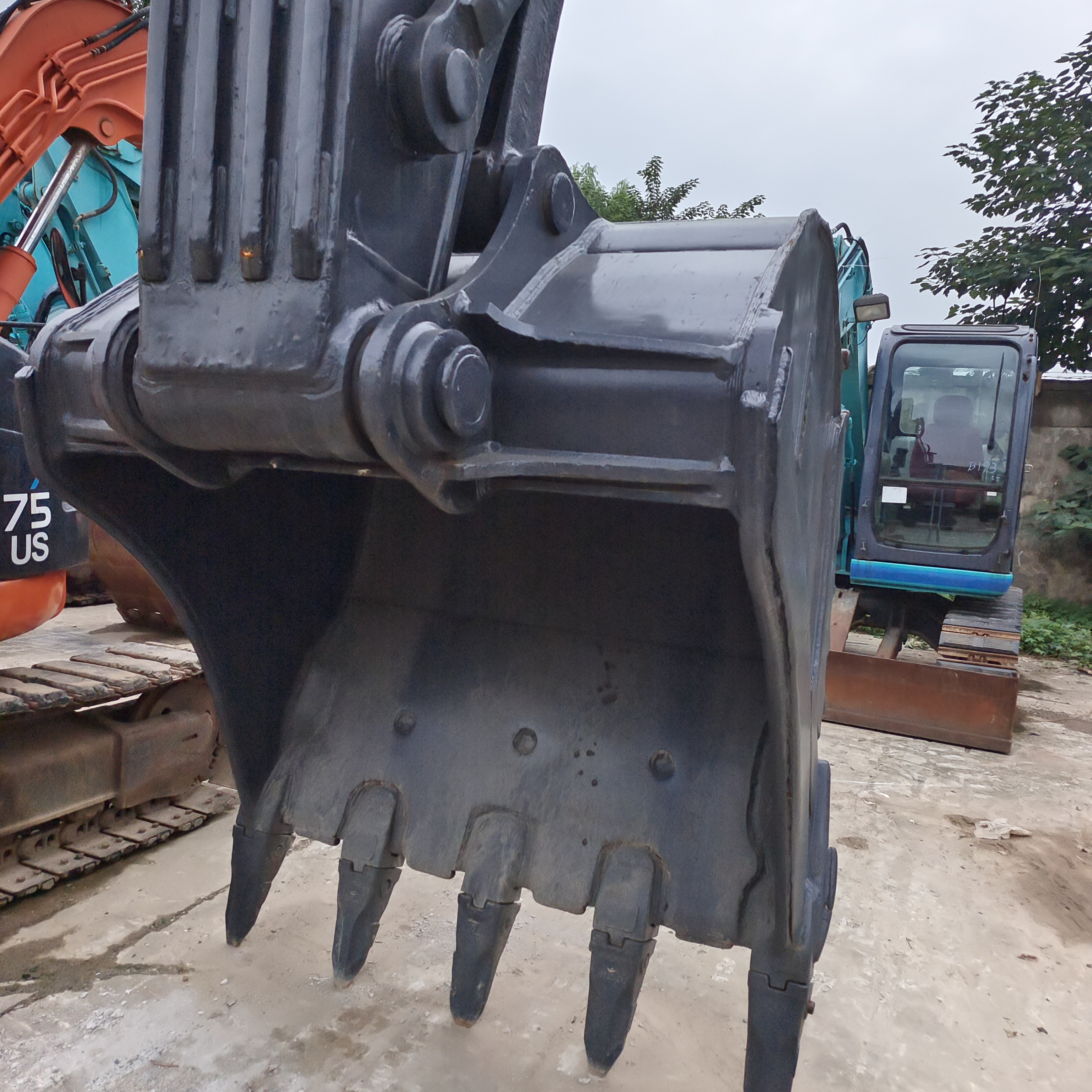 VolvoEC 480DL 28th Anniversary Promotion Price