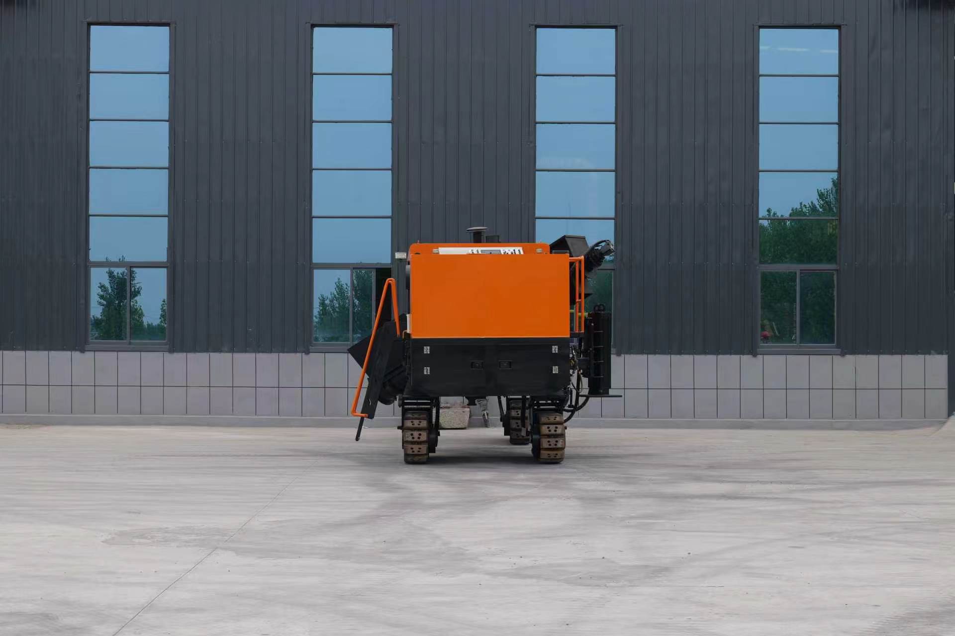 Three-legged slipform paver
