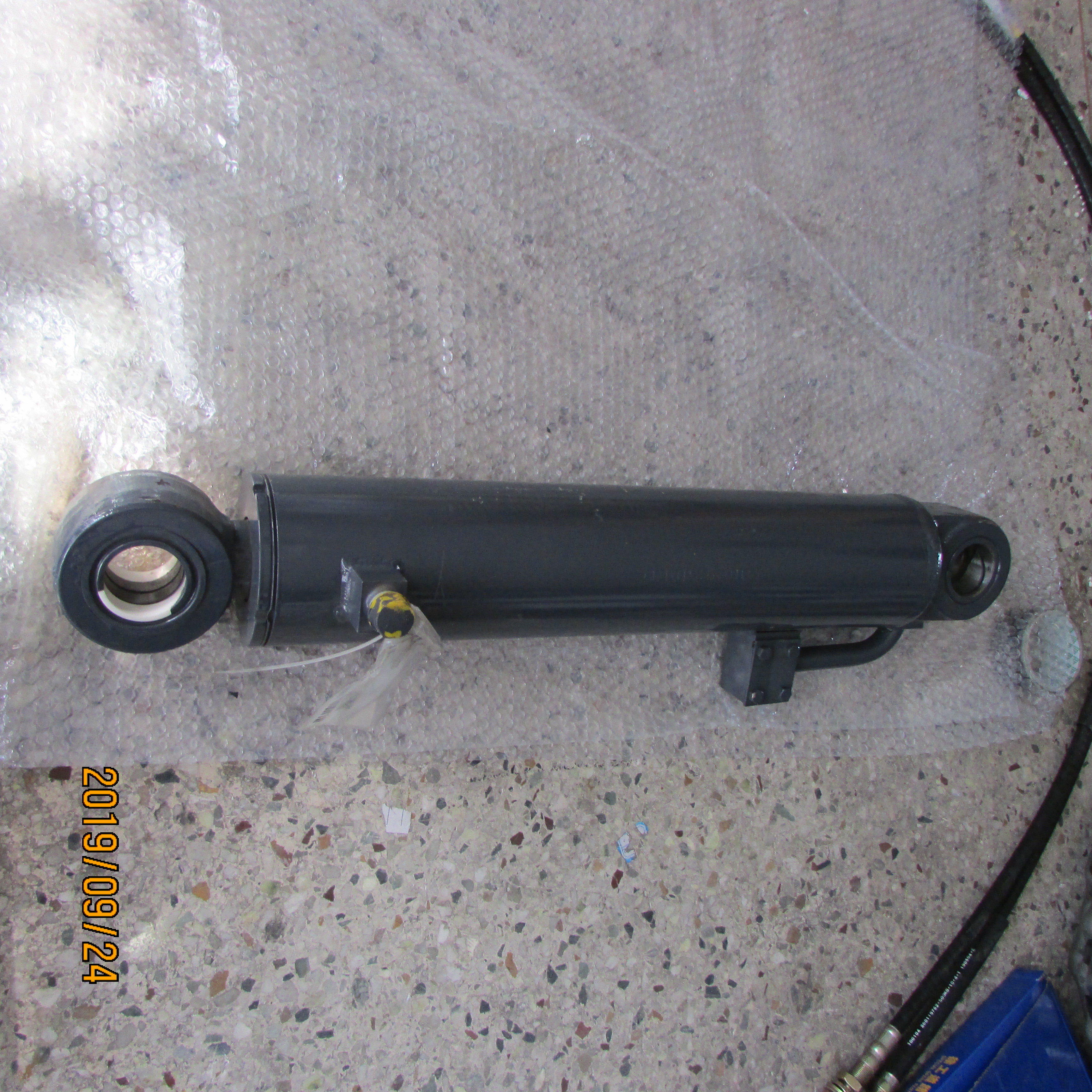 XCMG Steering Cylinder XGYG01-124A, Genuine Hydraulic Cylinder 803080646