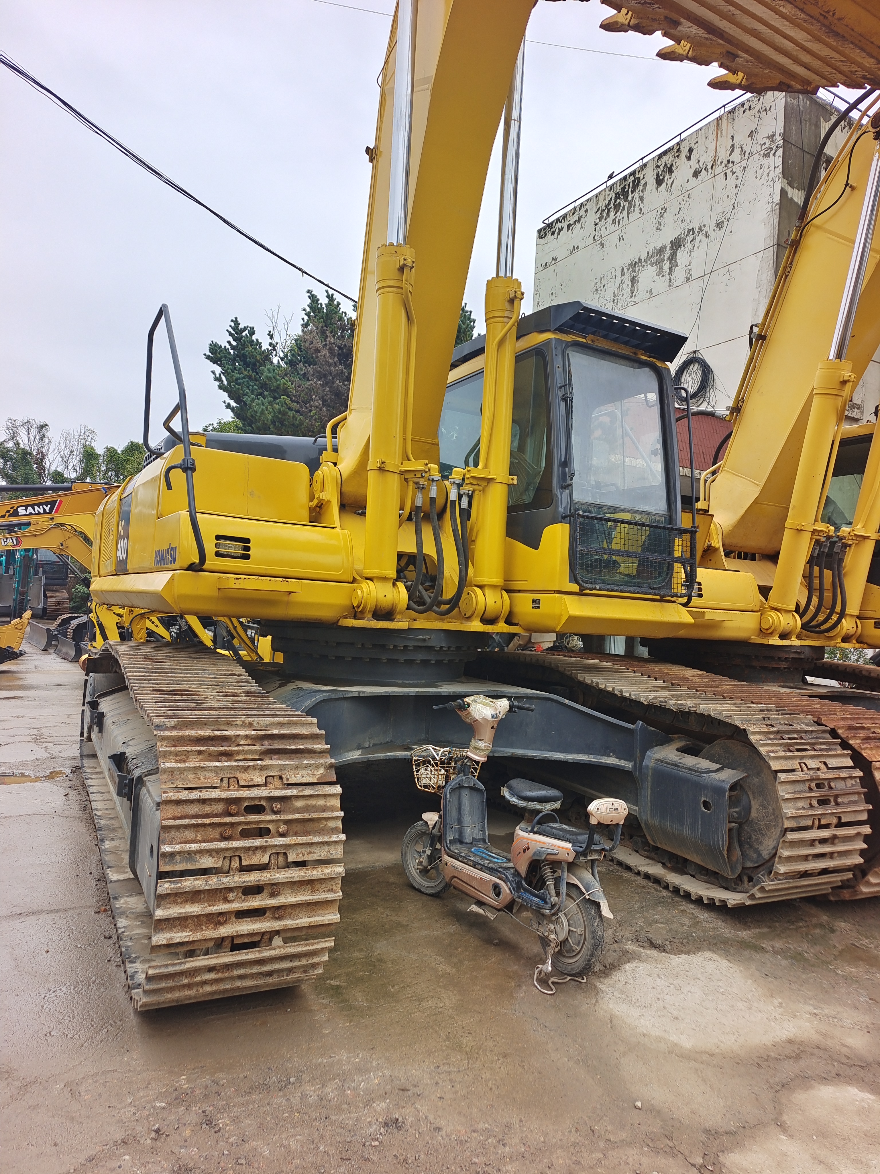 Komatsu PC400-7 28th Anniversary Promotion Price