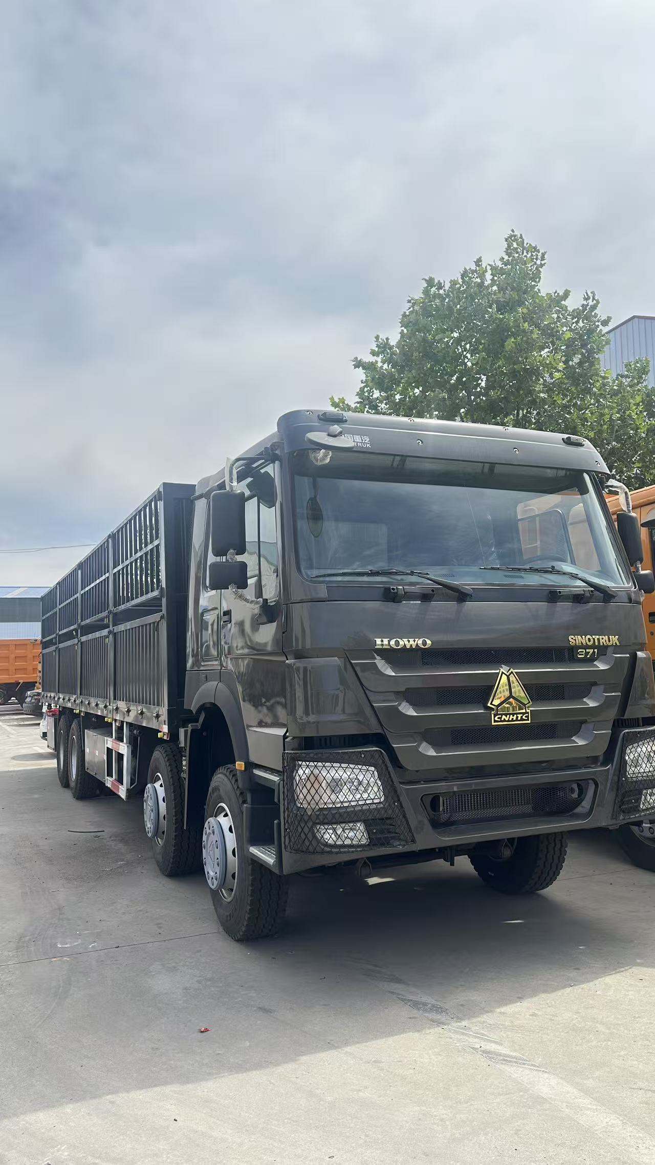 HOWO 6×4 drop side cargo truck