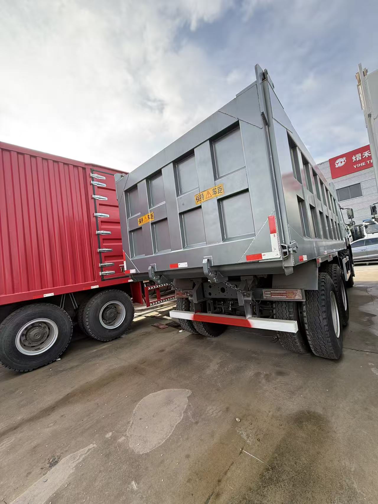 New Model Sinotruk HOWO 6x4 Dump Truck 430HP Heavy Duty Tipper Truck For Construction Mining Export US$17700-$26550