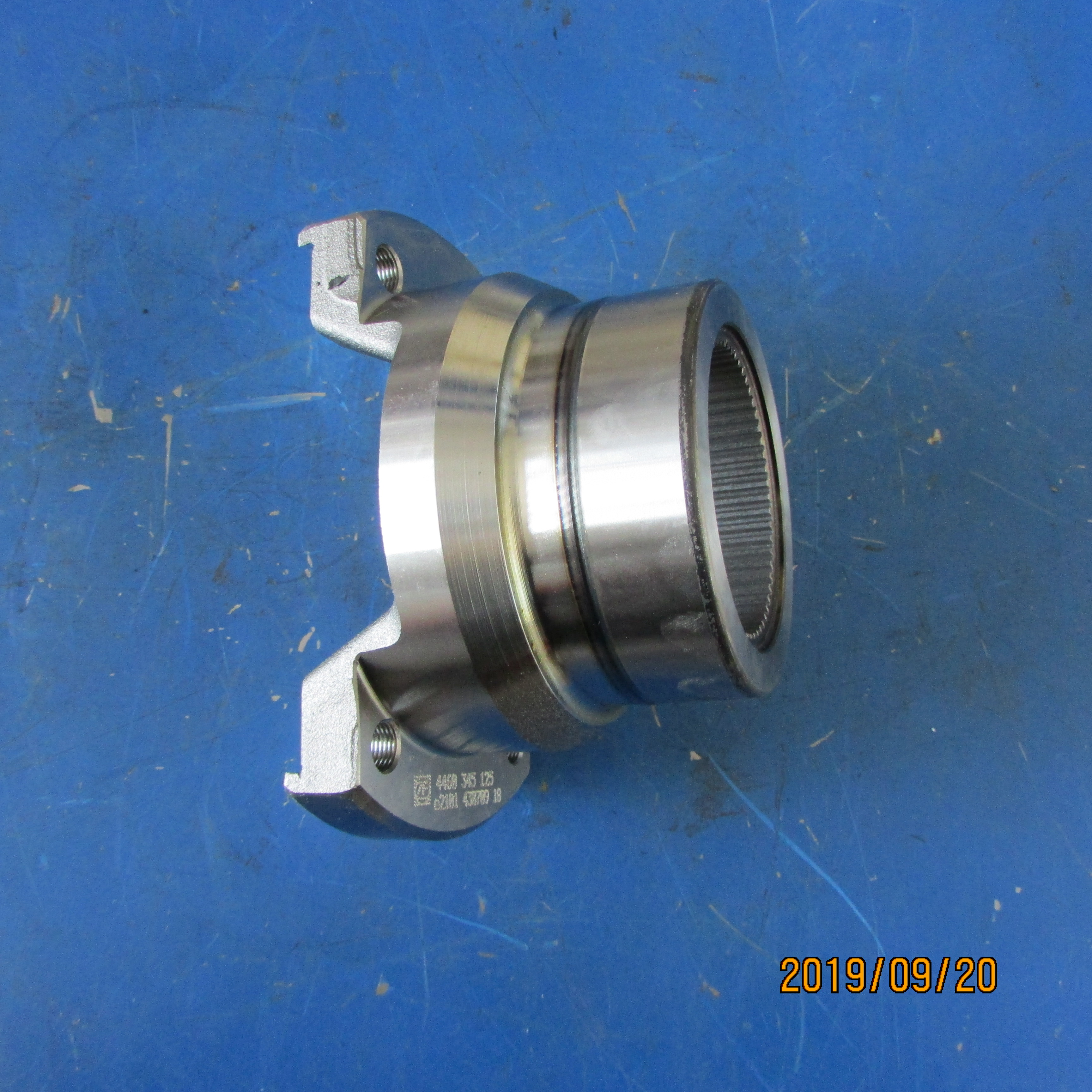 XCMG Rear Final Drive Input Flange 860120053 | Driveline Connection, Power Transfer Key Part